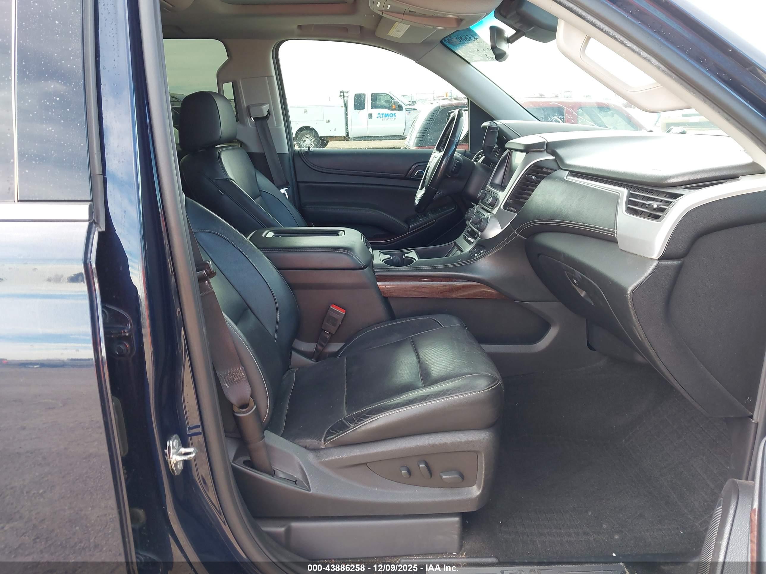 GMC YUKON image 5