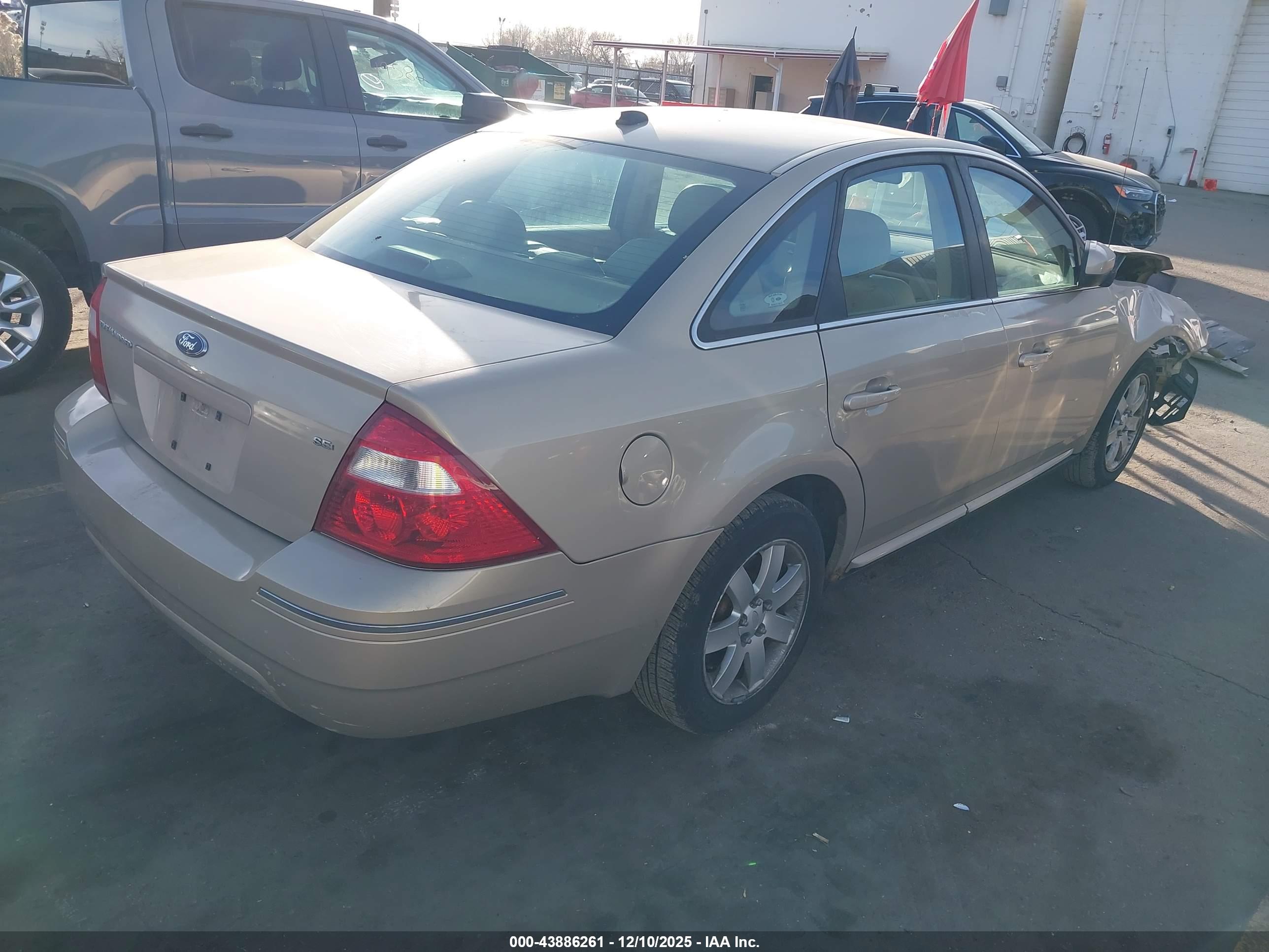 FORD FIVE image 4