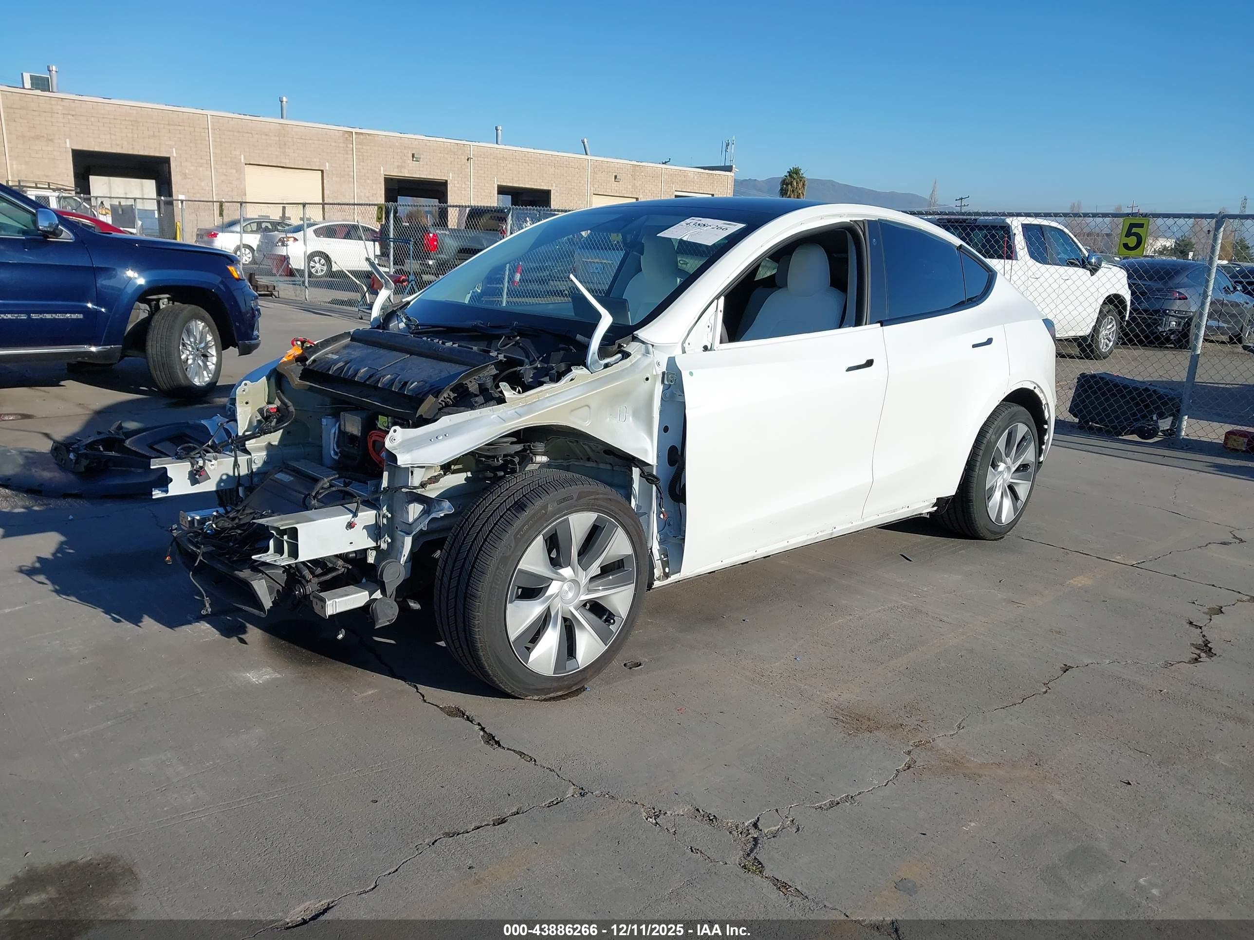 TESLA MODEL image 2