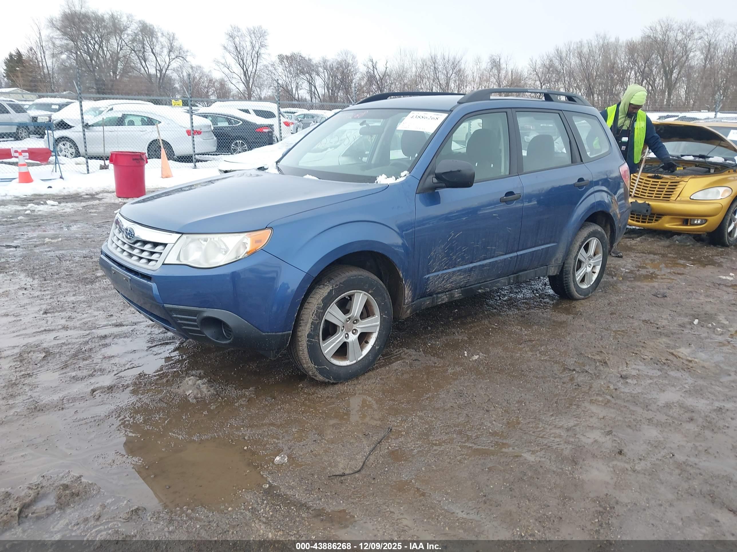SUBARU FORESTER image 2