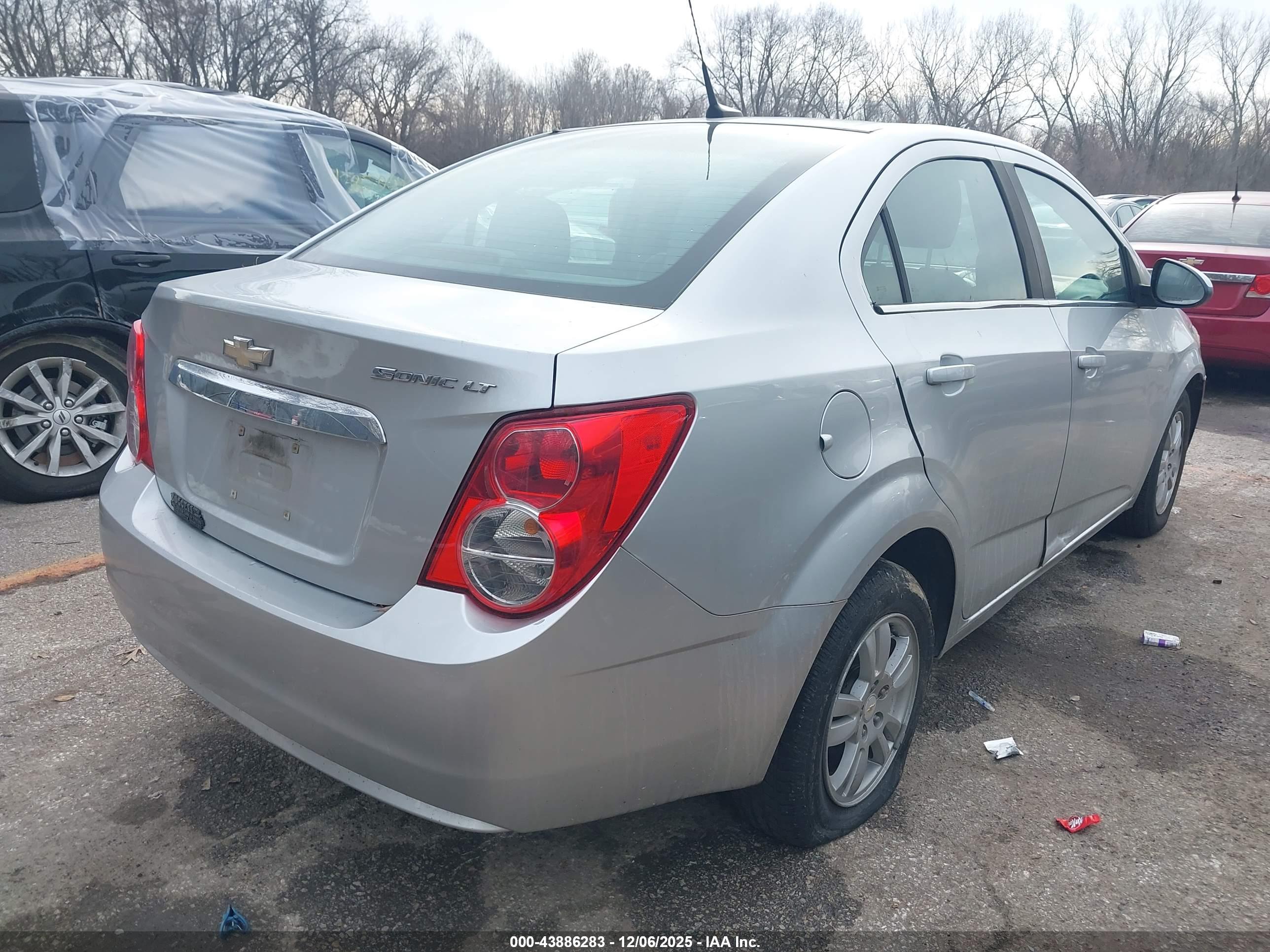 CHEVROLET SONIC image 4