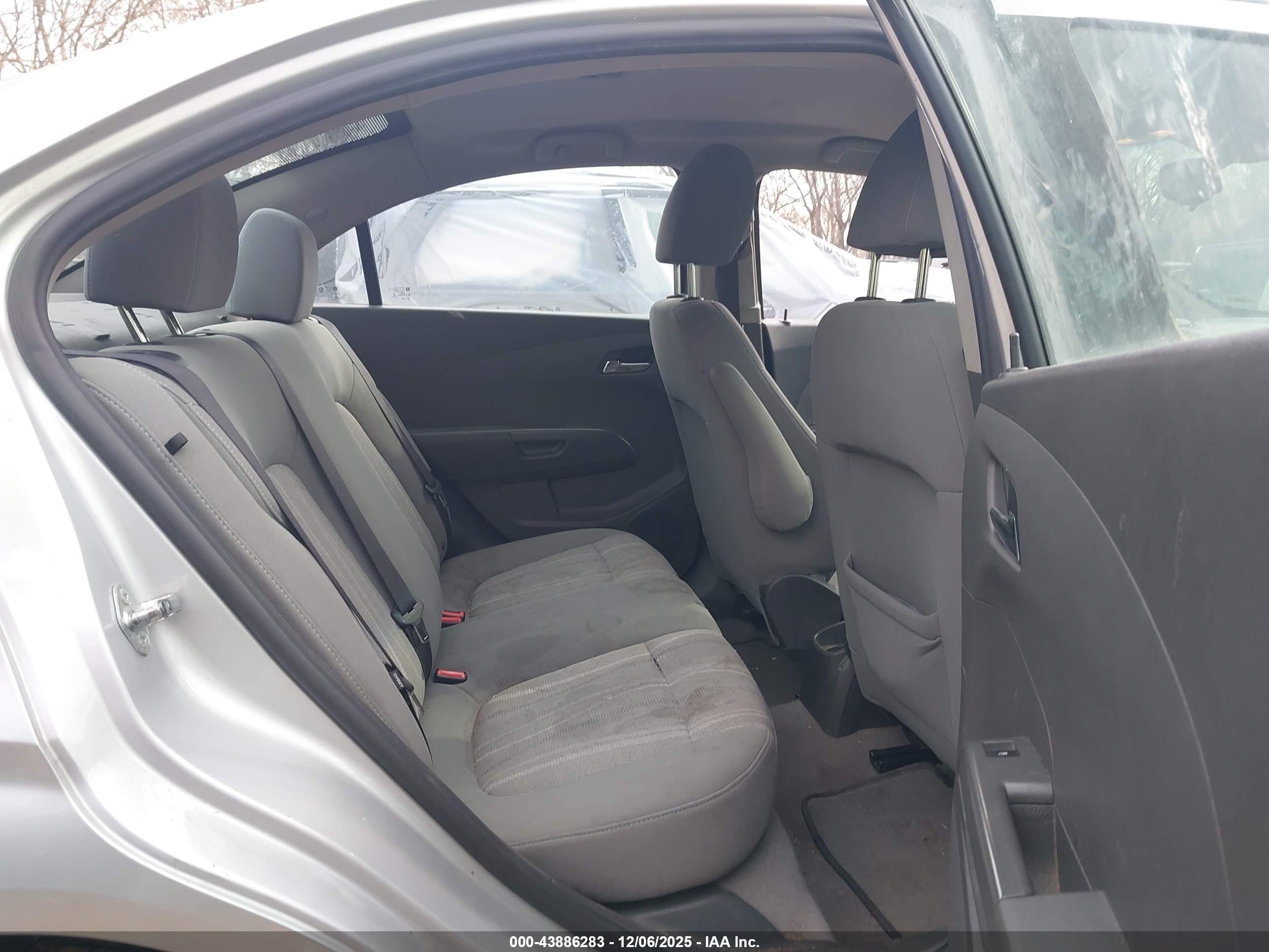 CHEVROLET SONIC image 8