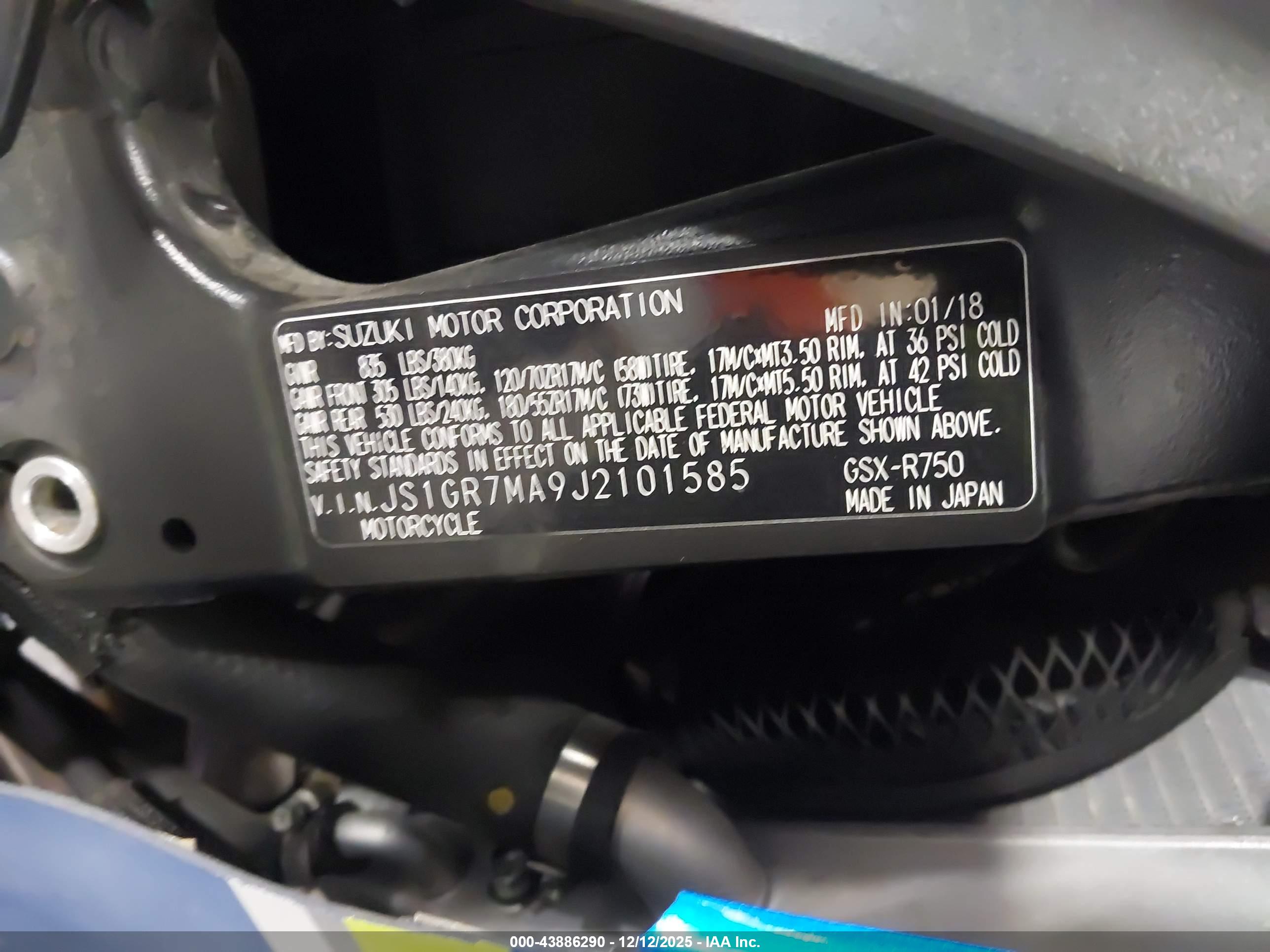 SUZUKI GSX-R750 image 10
