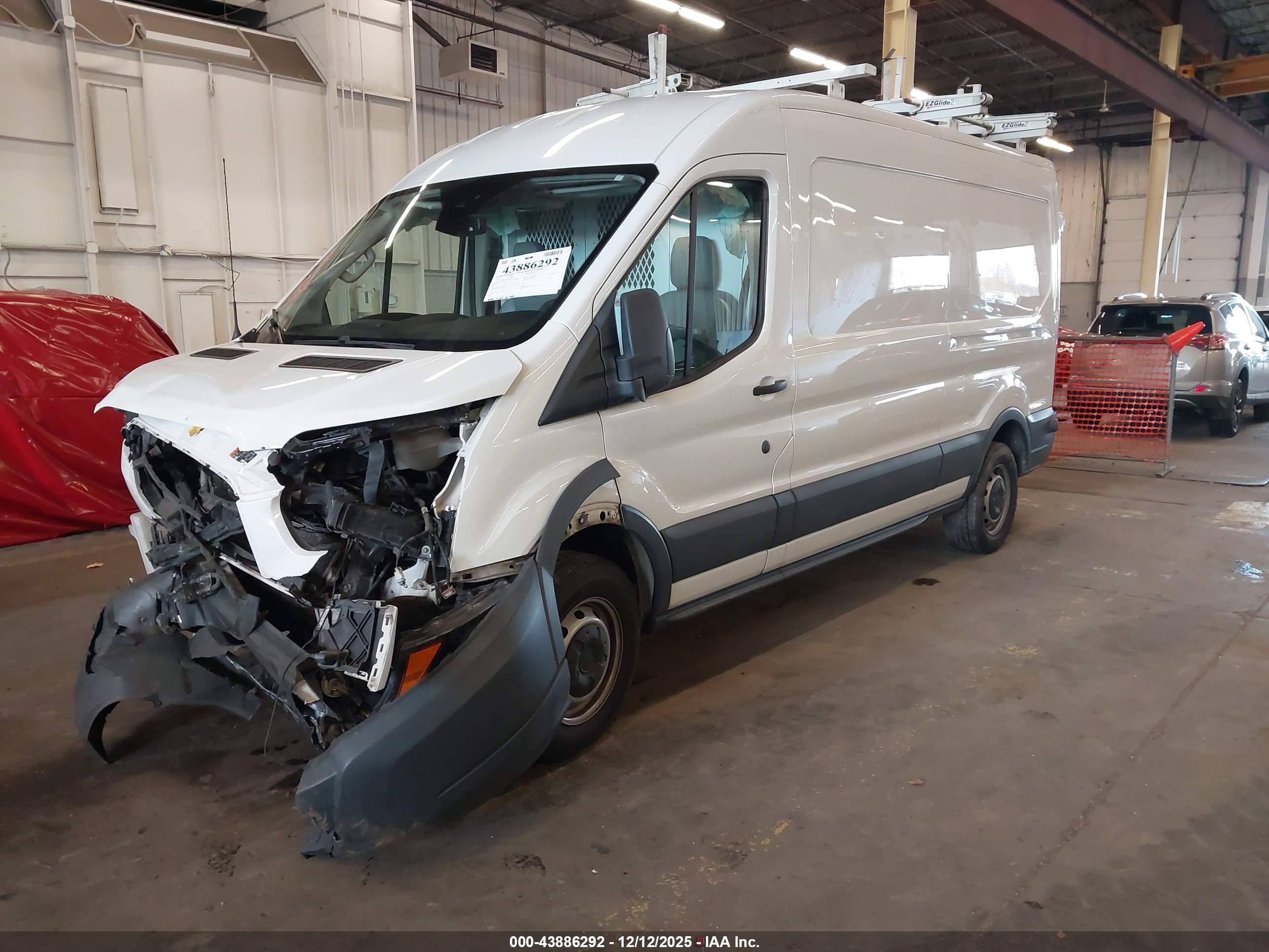 FORD TRANSIT-250 image 2