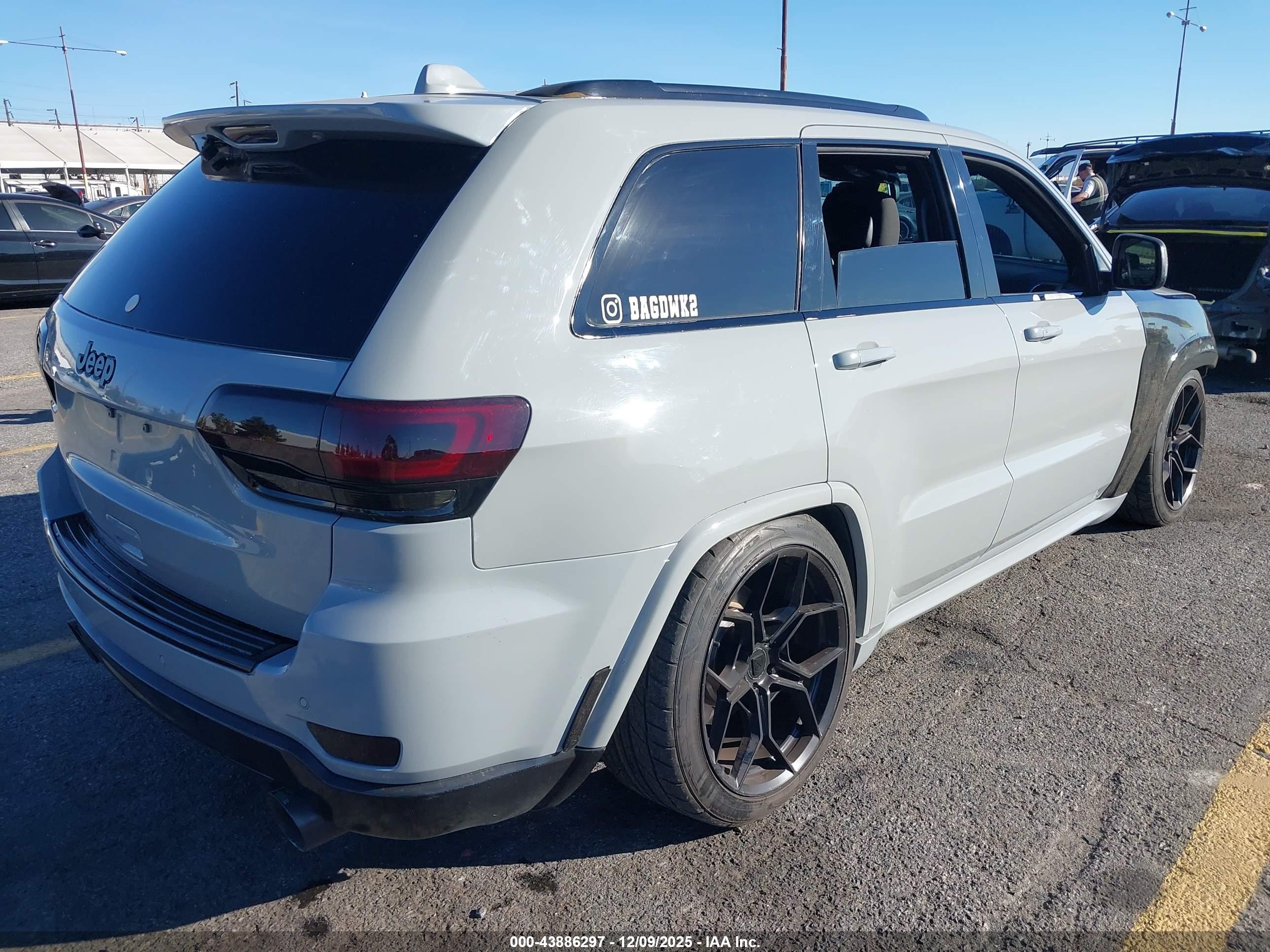 JEEP GRAND image 4