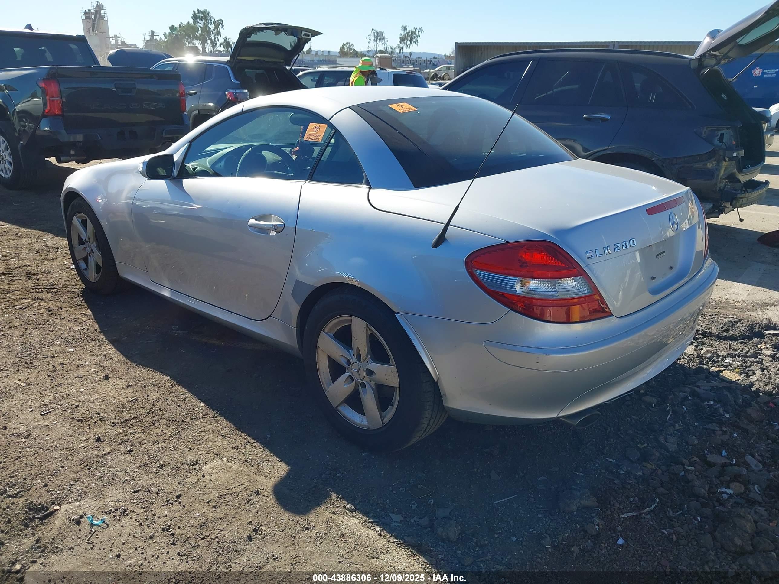 MERCEDES-BENZ SLK image 3
