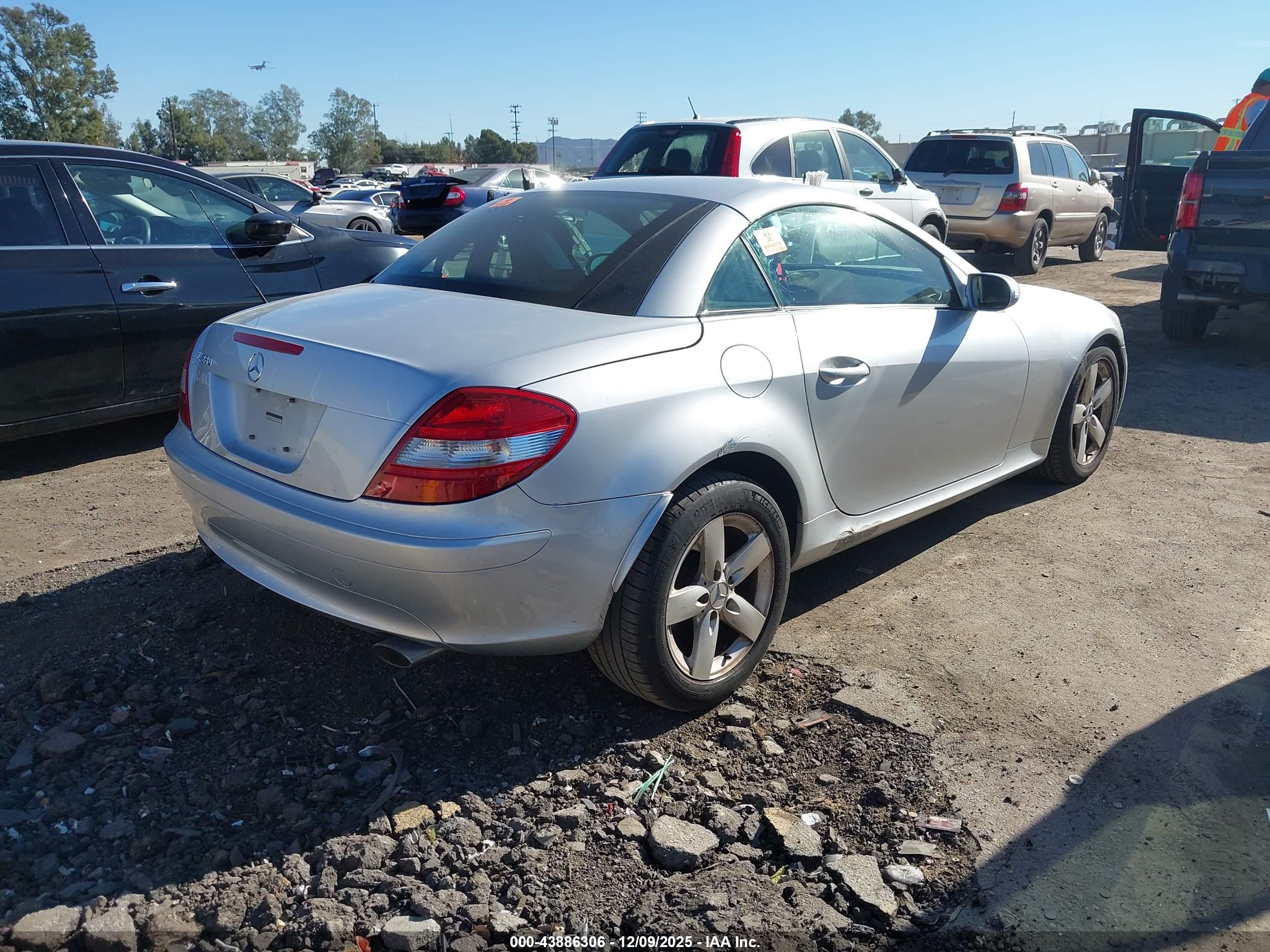 MERCEDES-BENZ SLK image 4