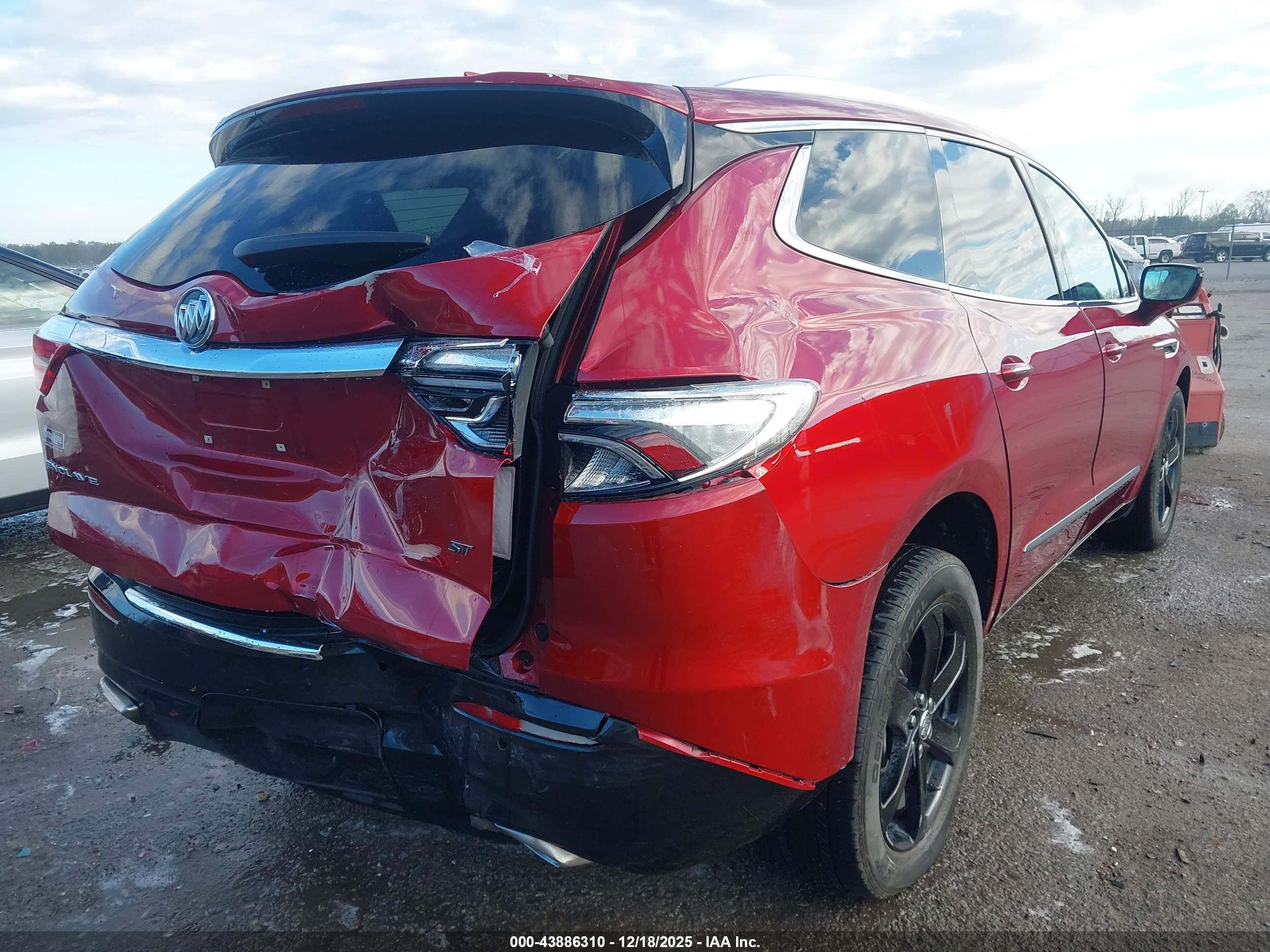 BUICK ENCLAVE image 4