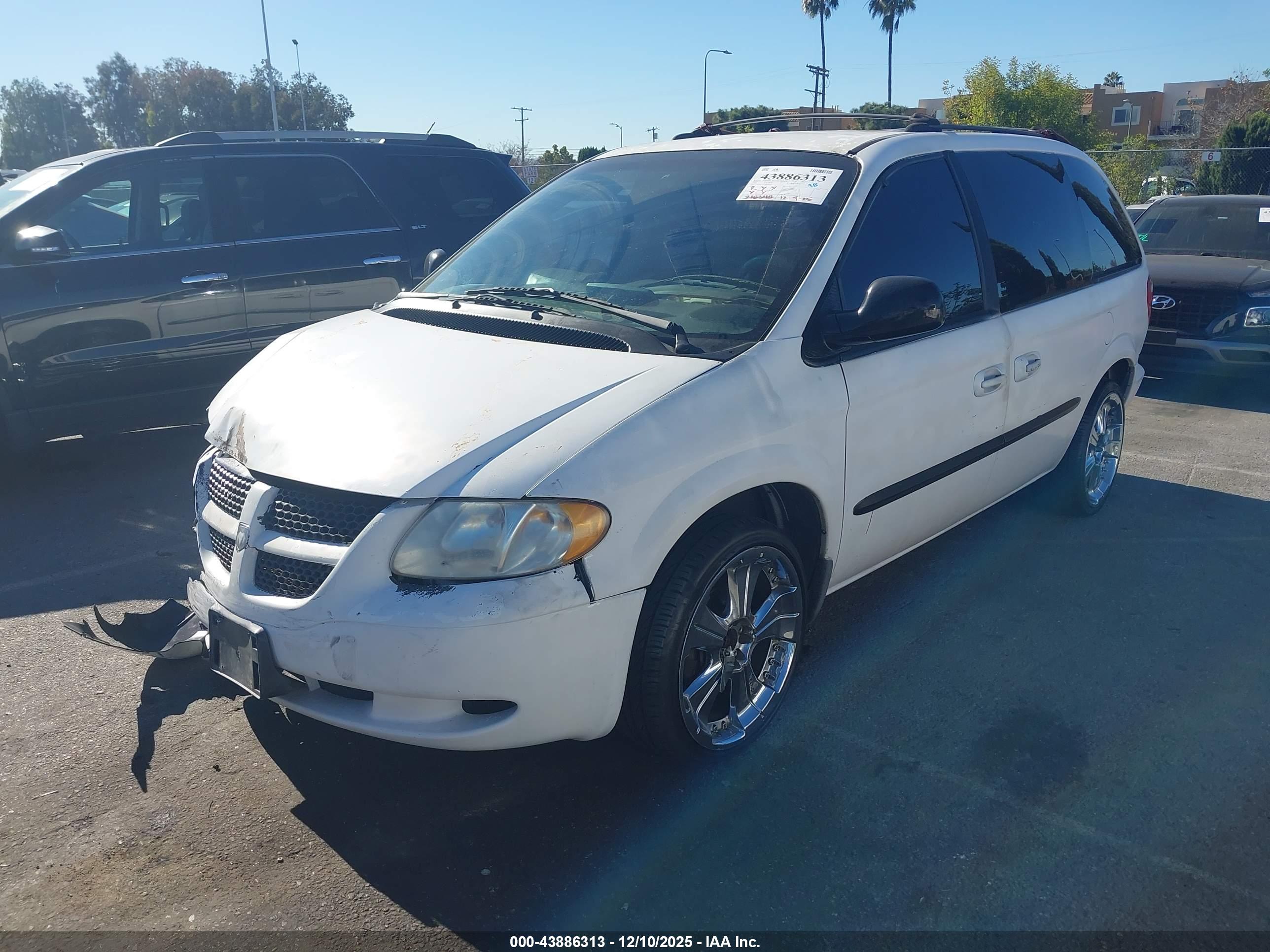 DODGE CARAVAN image 2