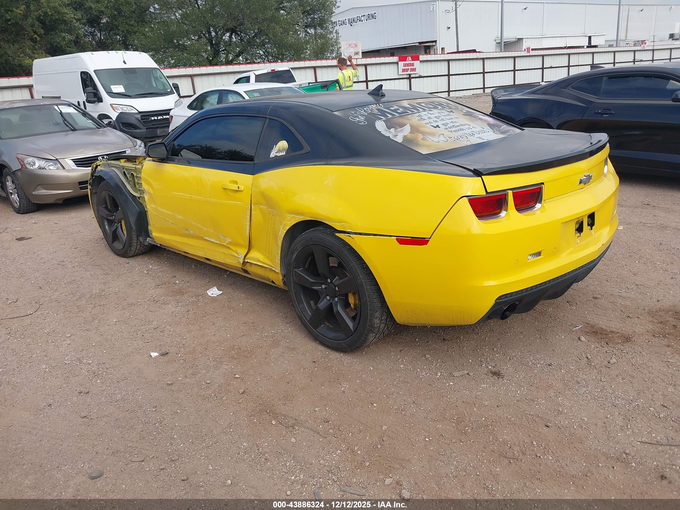 CHEVROLET CAMARO image 3