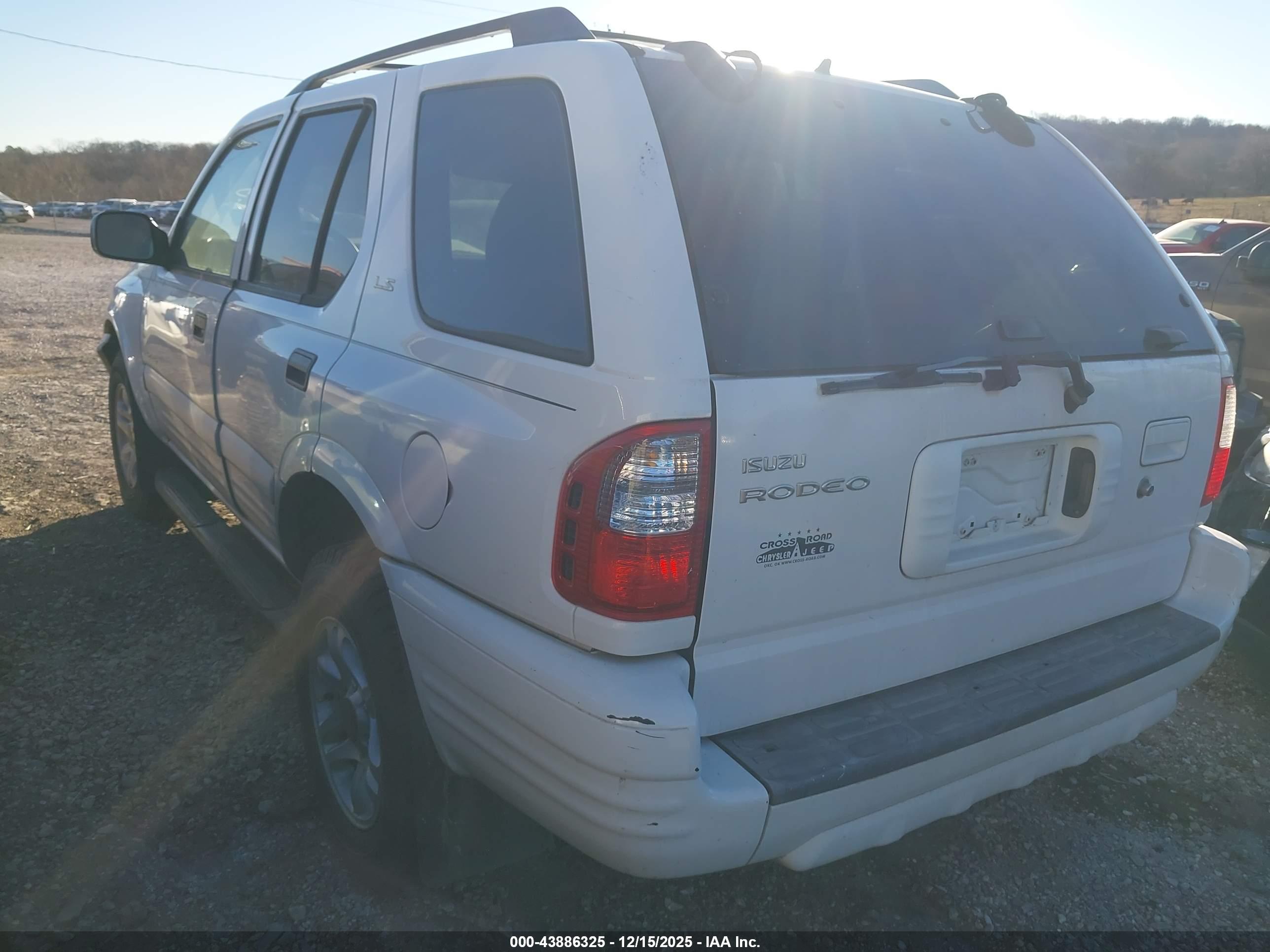 ISUZU RODEO image 3