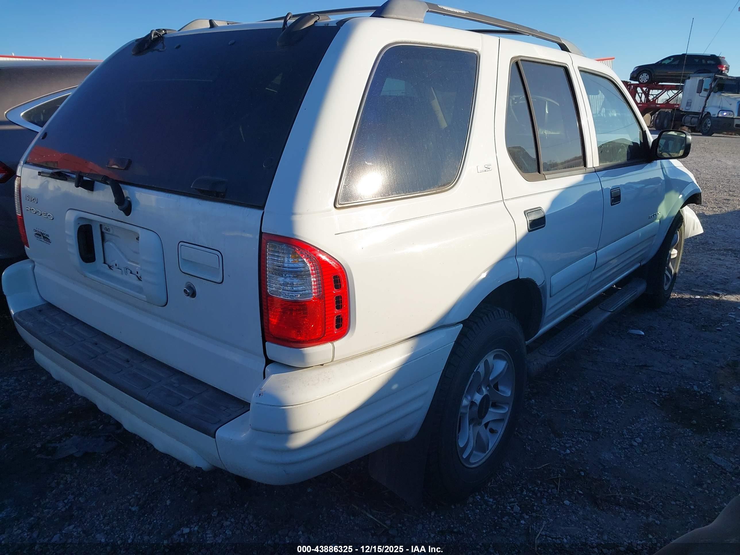 ISUZU RODEO image 4