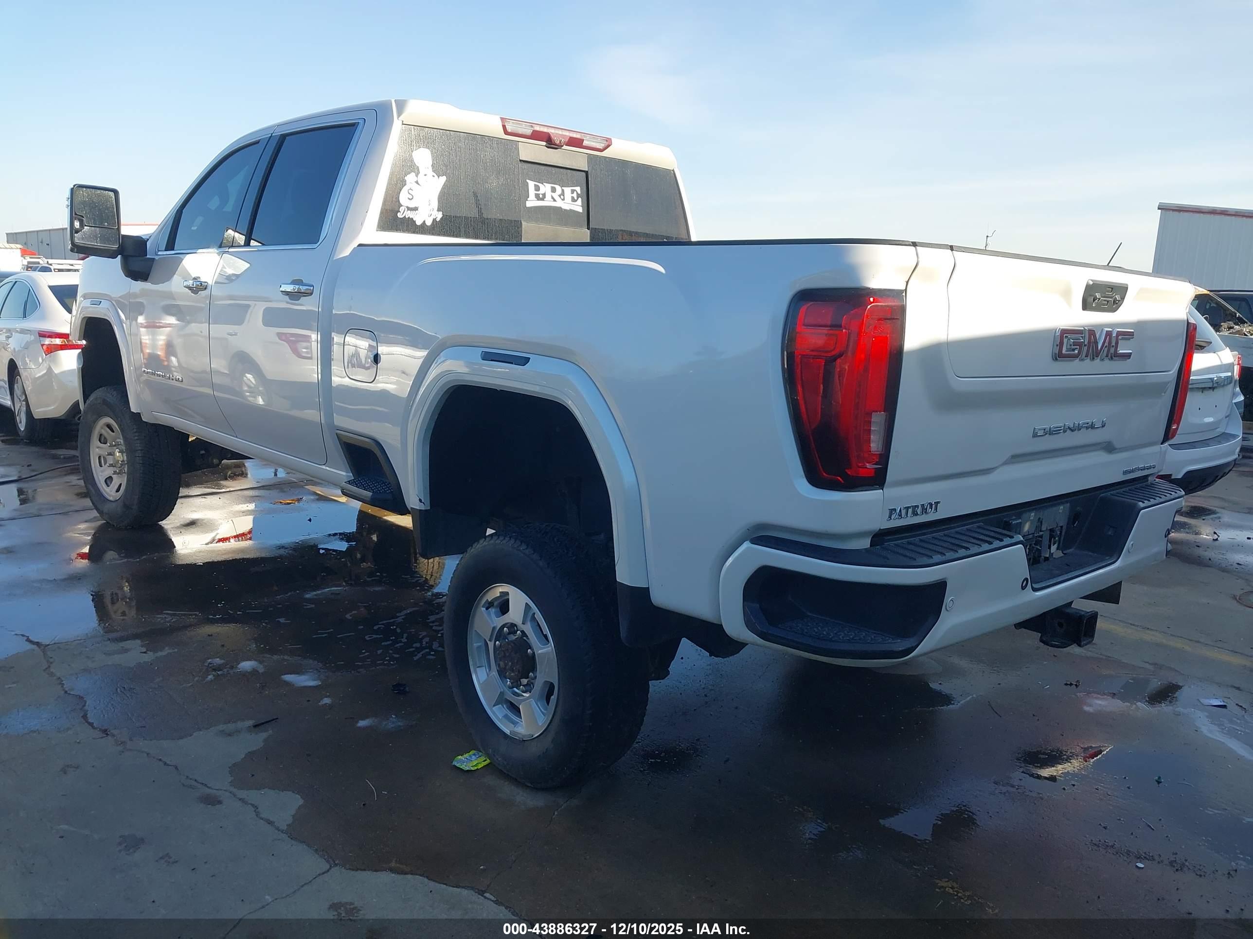 GMC SIERRA image 3