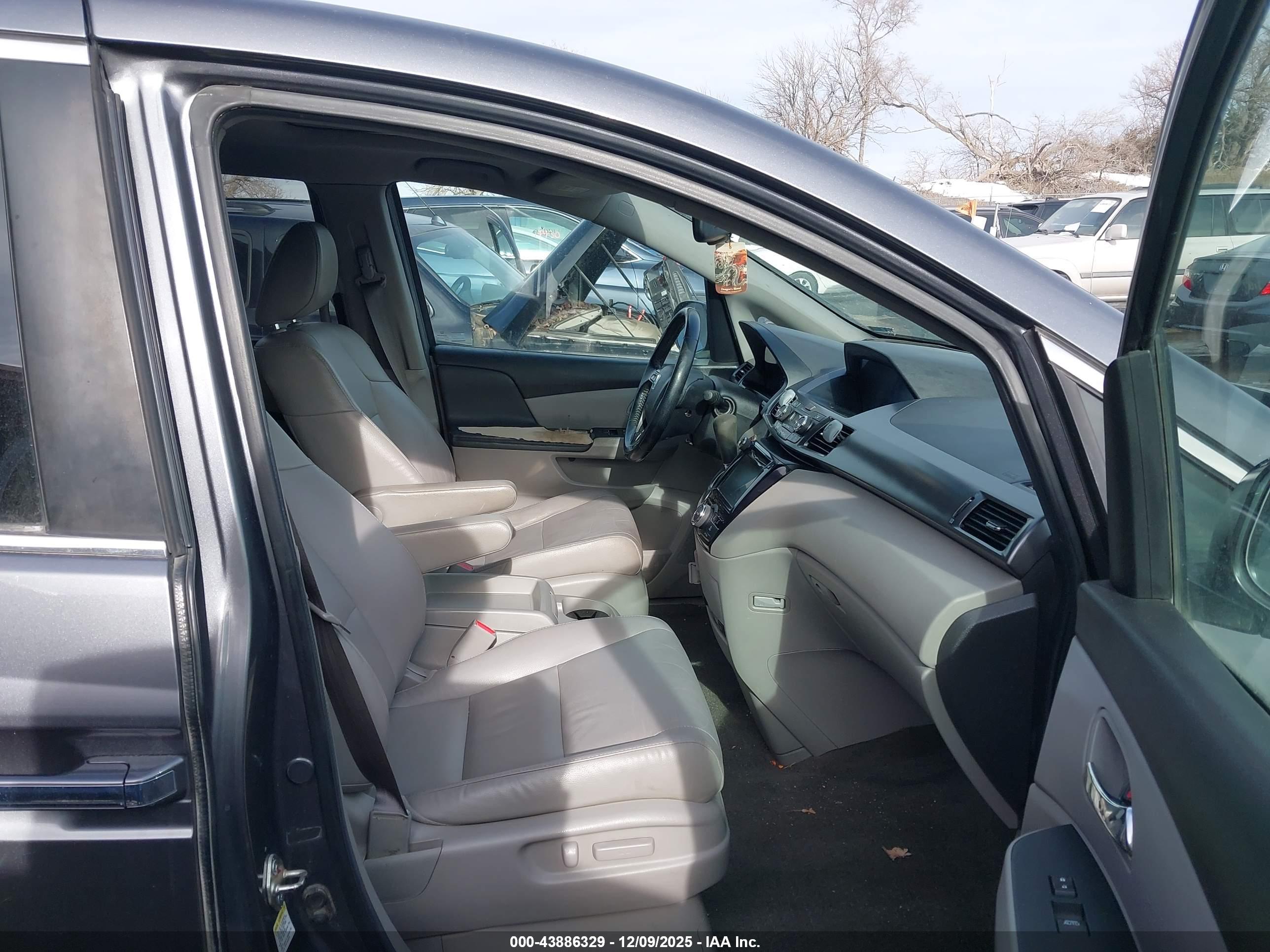HONDA ODYSSEY image 5
