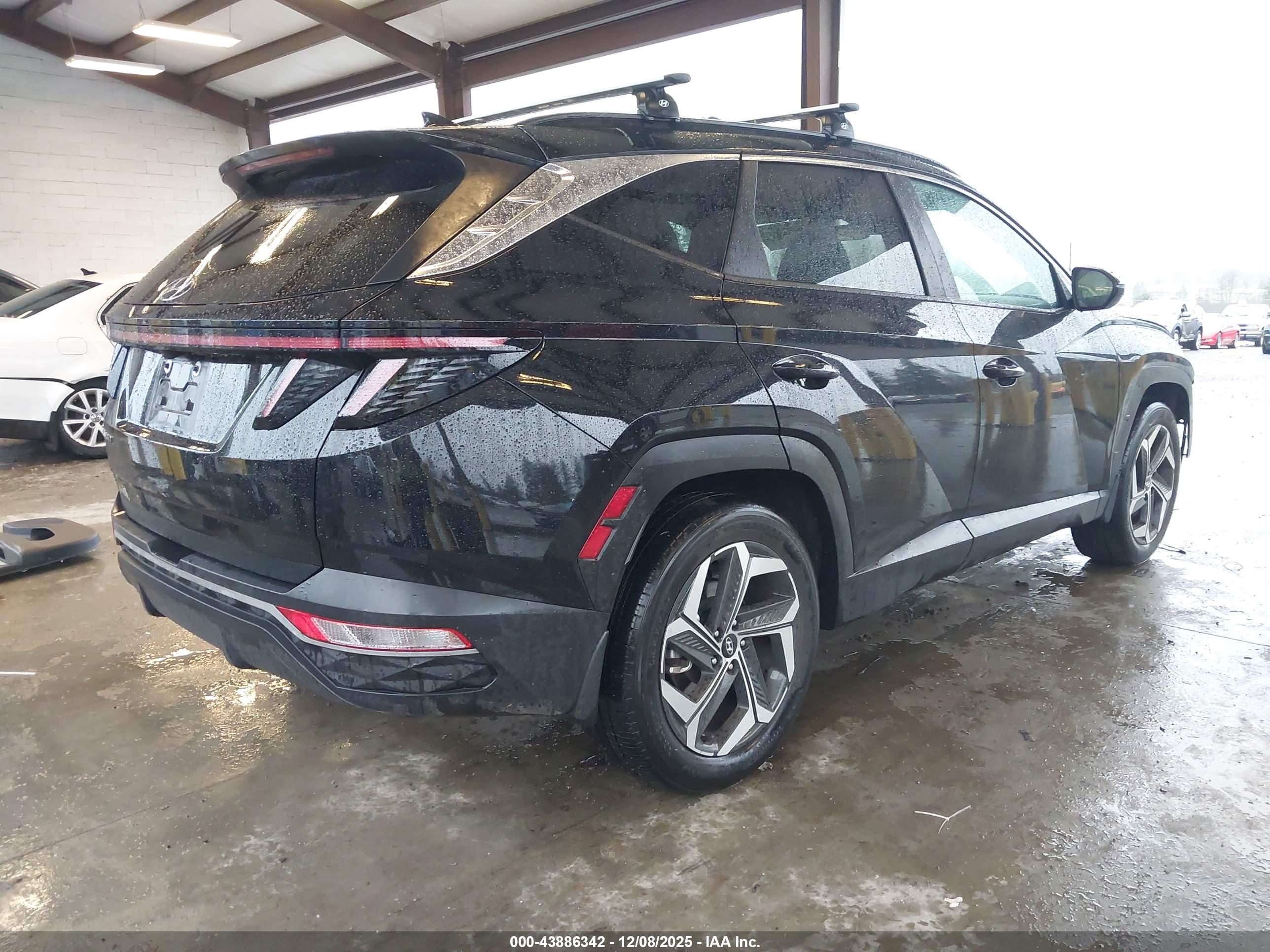 HYUNDAI TUCSON image 4