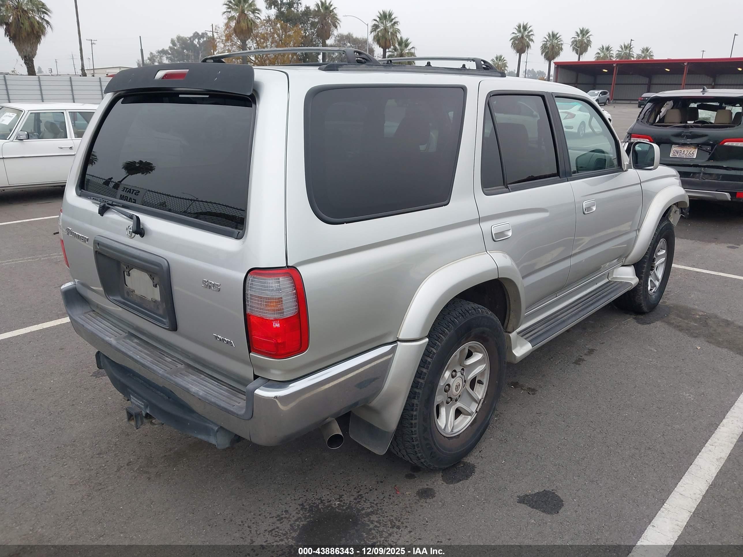 TOYOTA 4RUNNER image 4