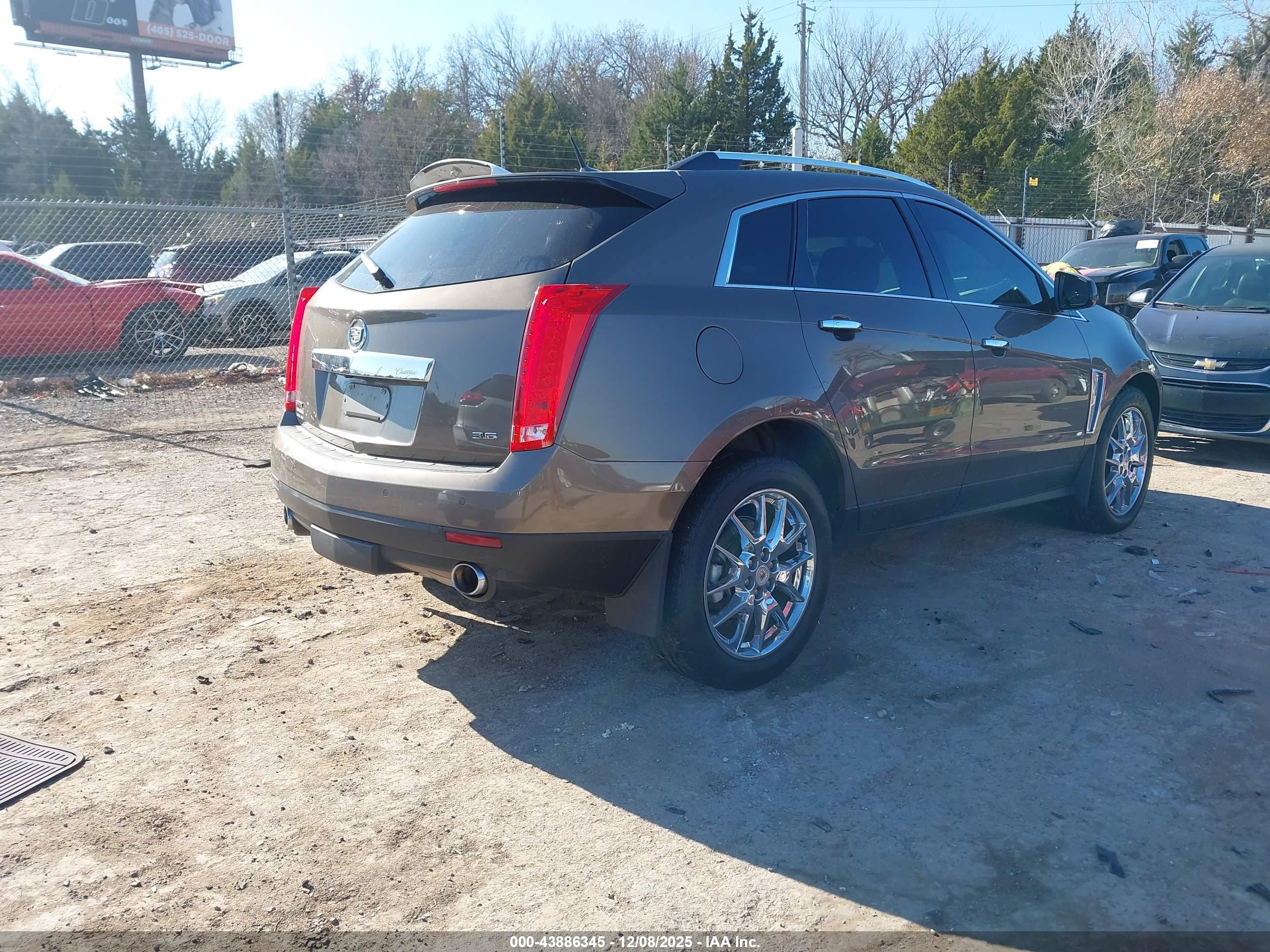 CADILLAC SRX image 4