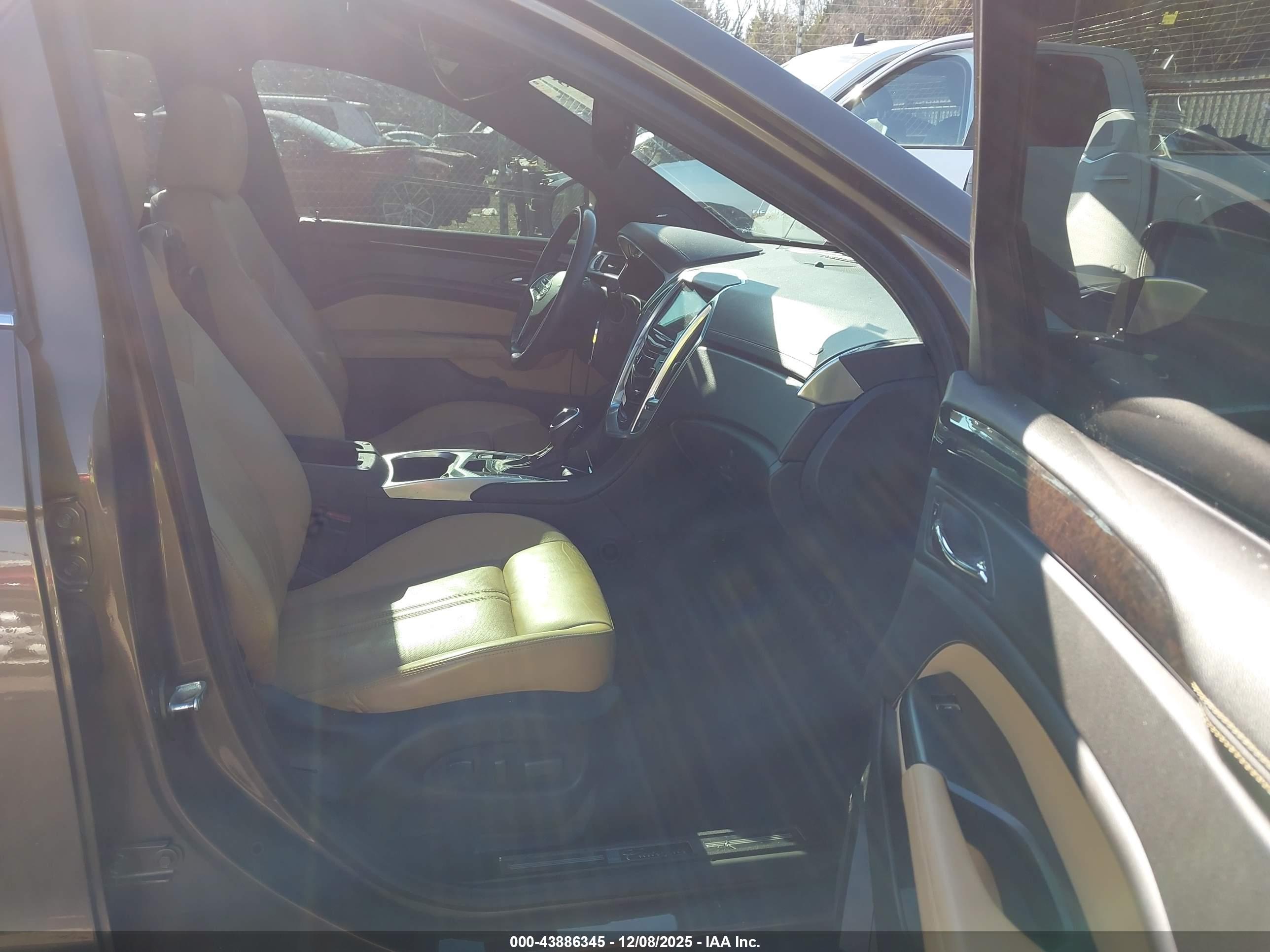 CADILLAC SRX image 5