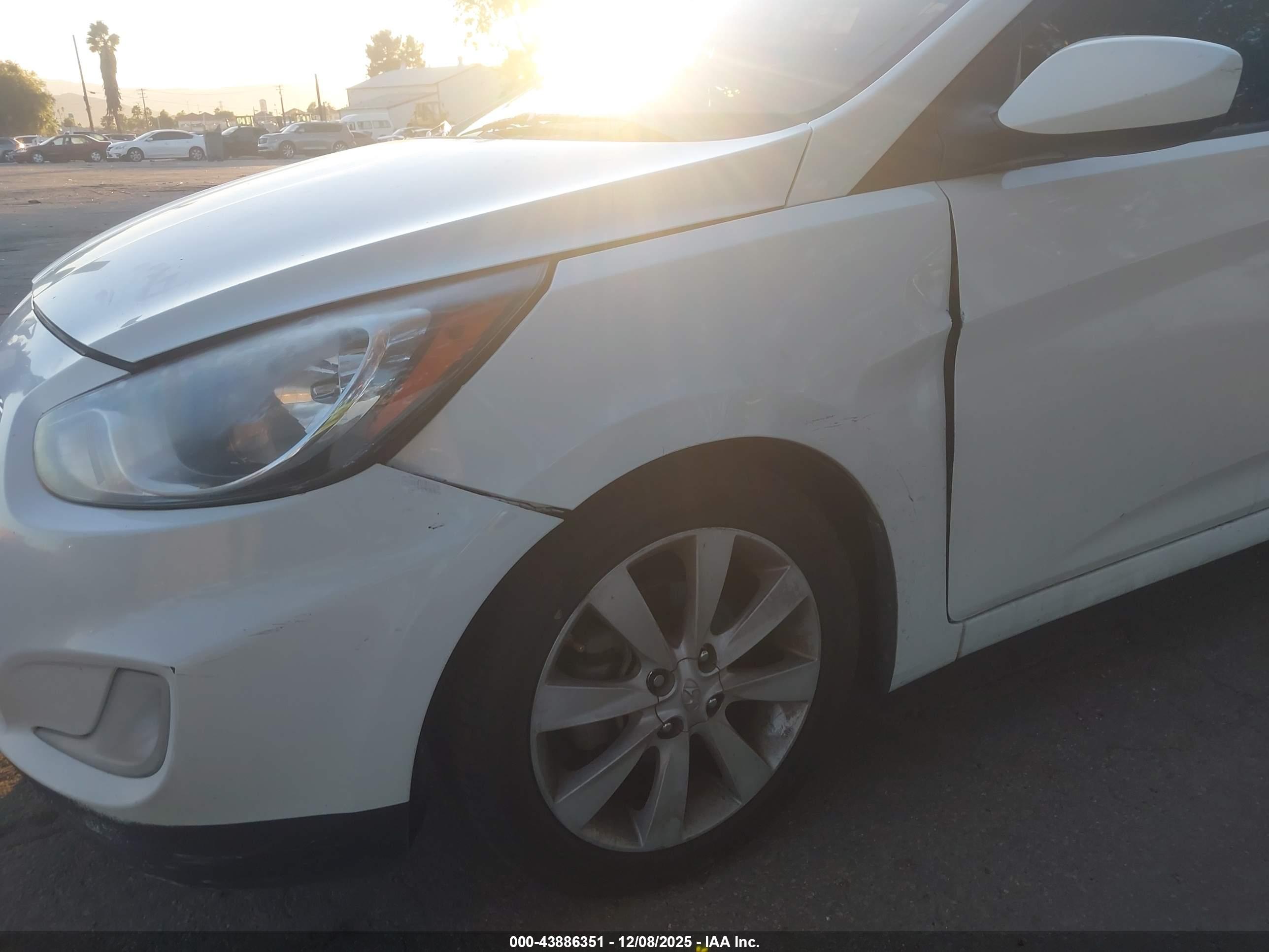 HYUNDAI ACCENT image 6