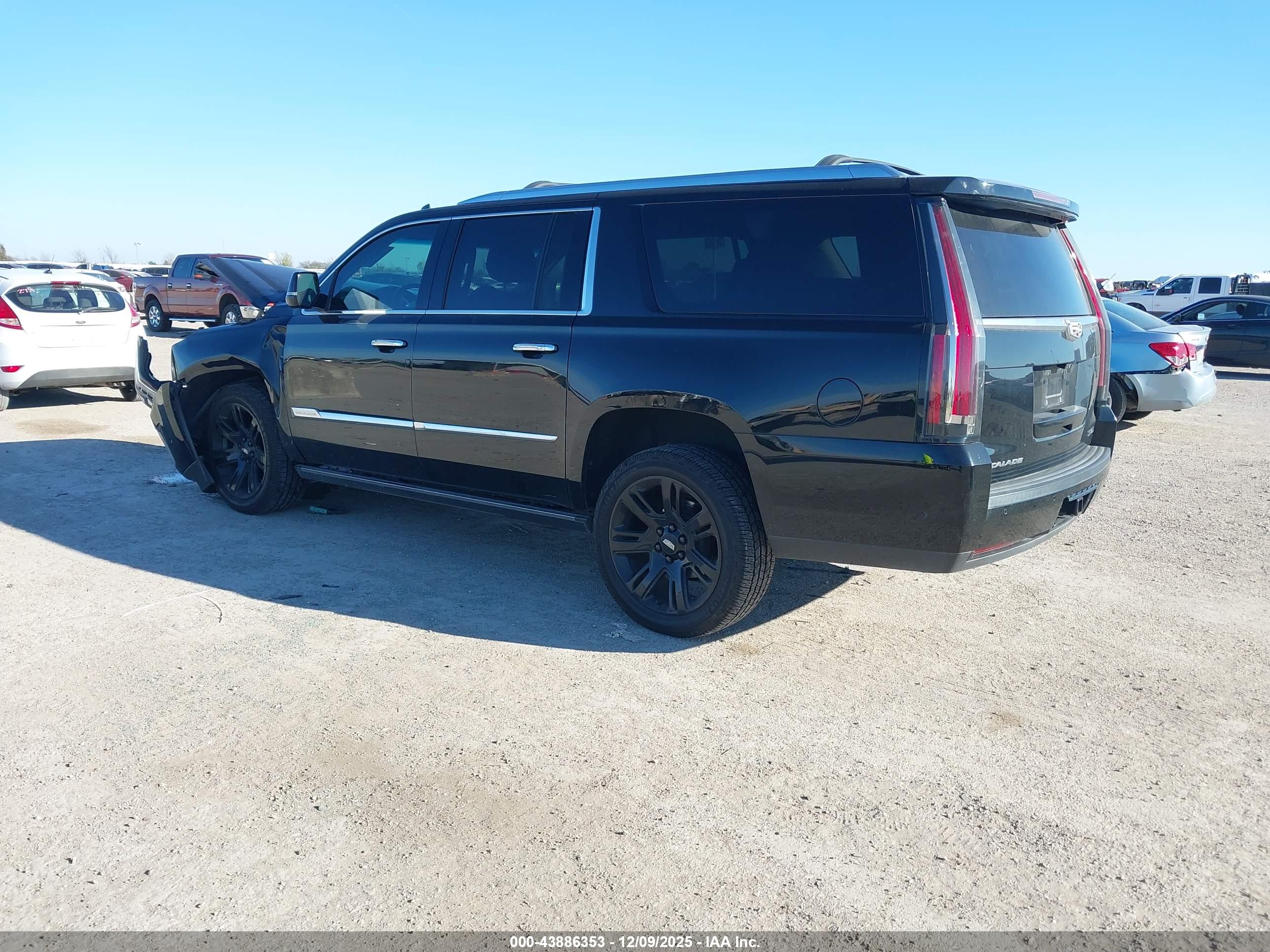 CADILLAC ESCALADE image 3
