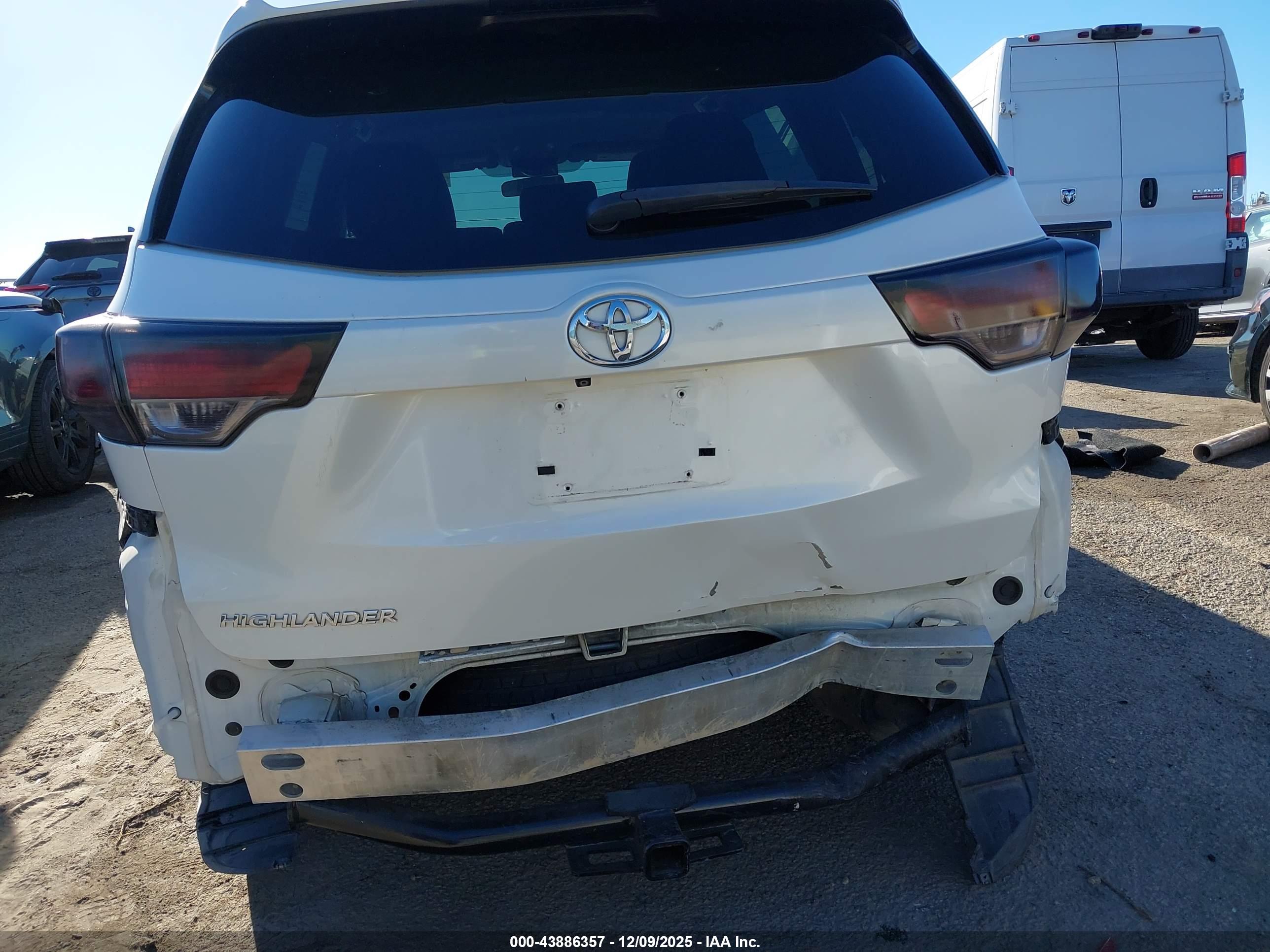TOYOTA HIGHLANDER image 6