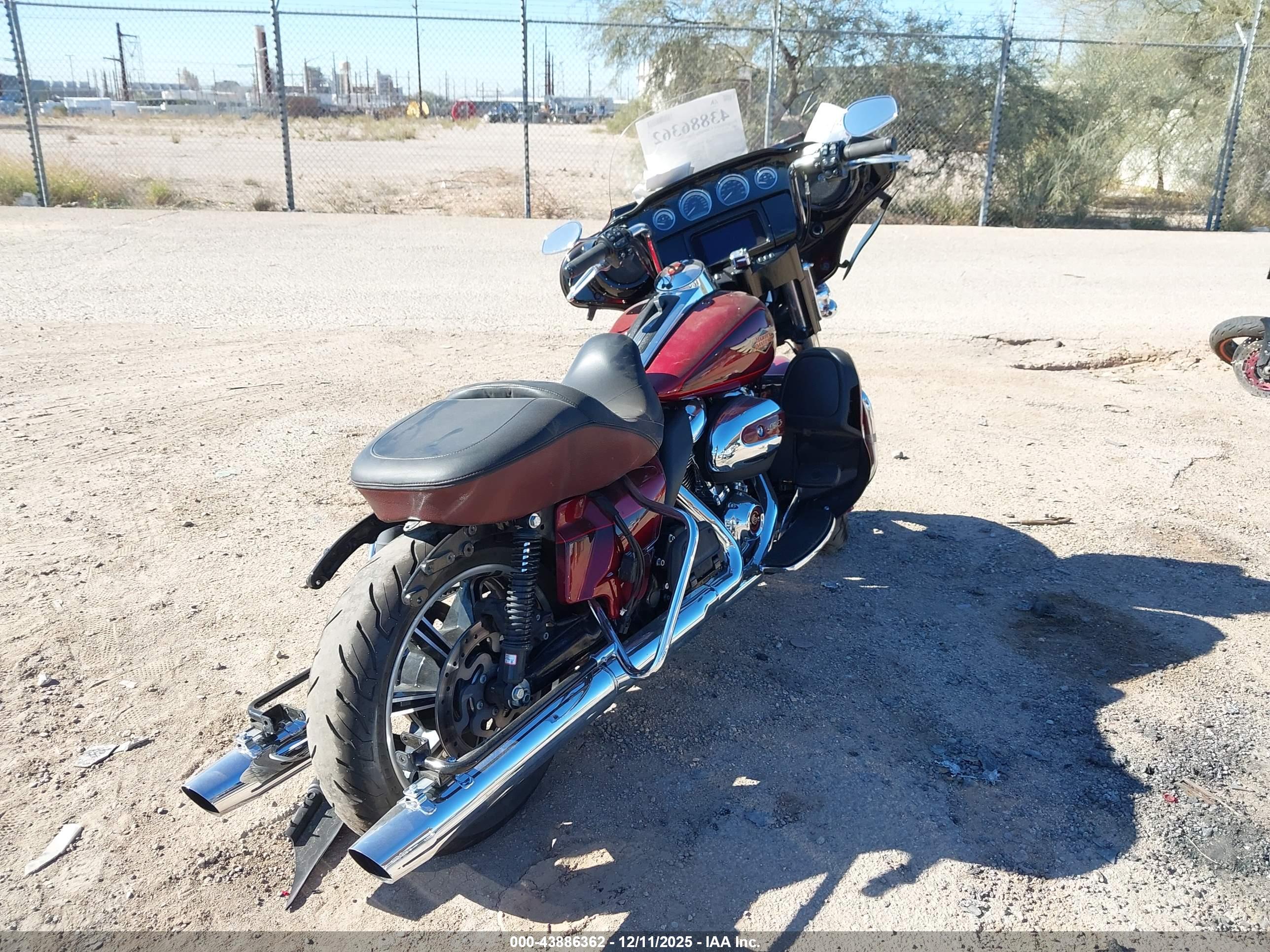 HARLEY-DAVIDSON FLHTKANV image 4