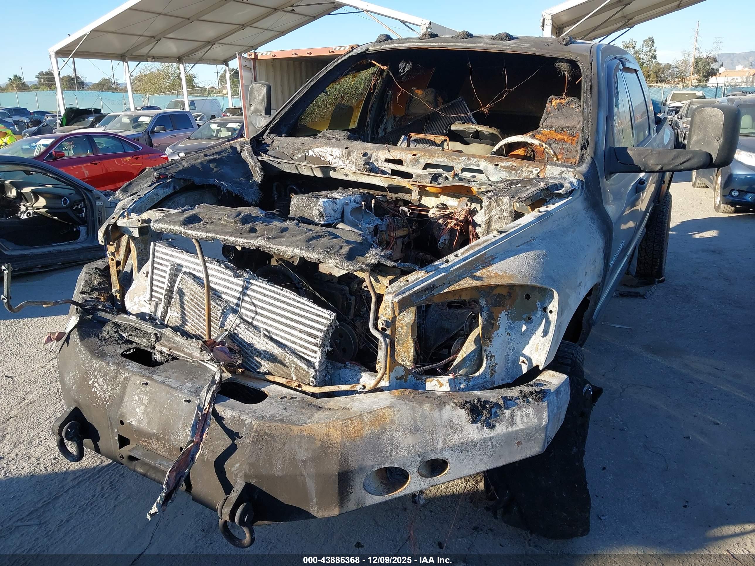 DODGE RAM image 6