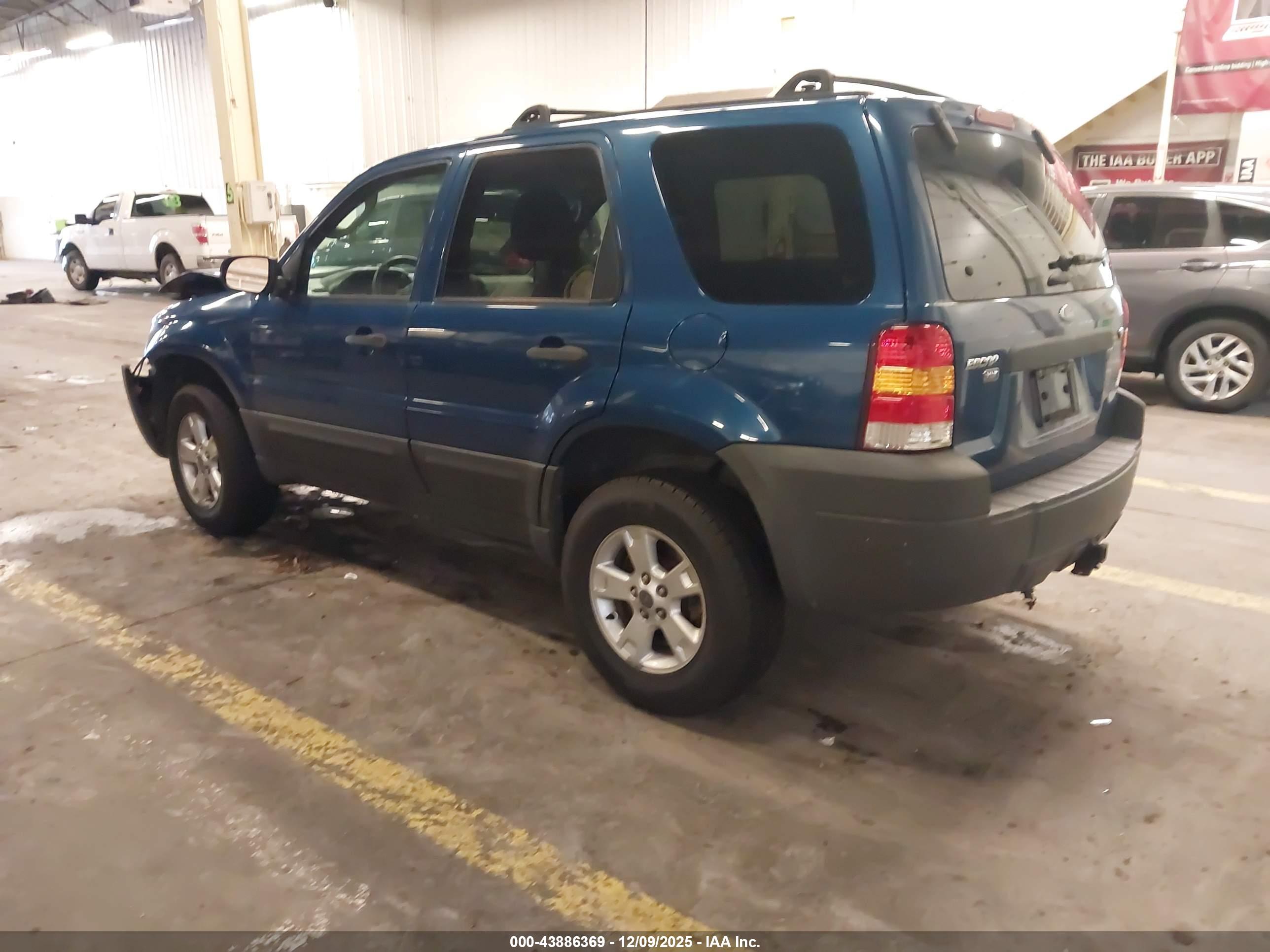 FORD ESCAPE image 3
