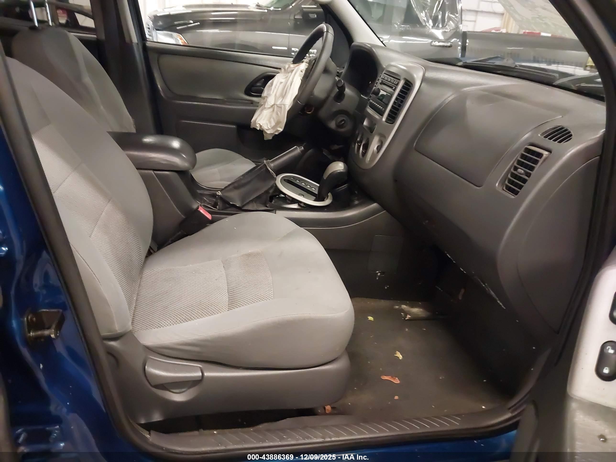 FORD ESCAPE image 5