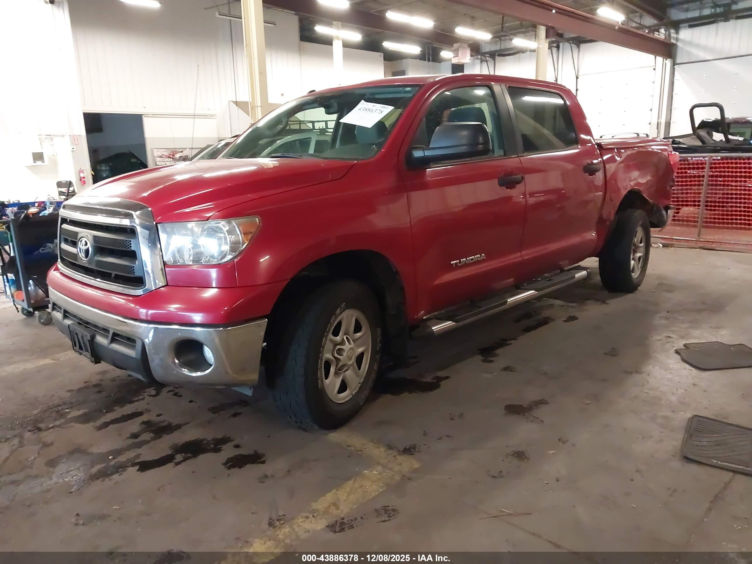 TOYOTA TUNDRA image 2