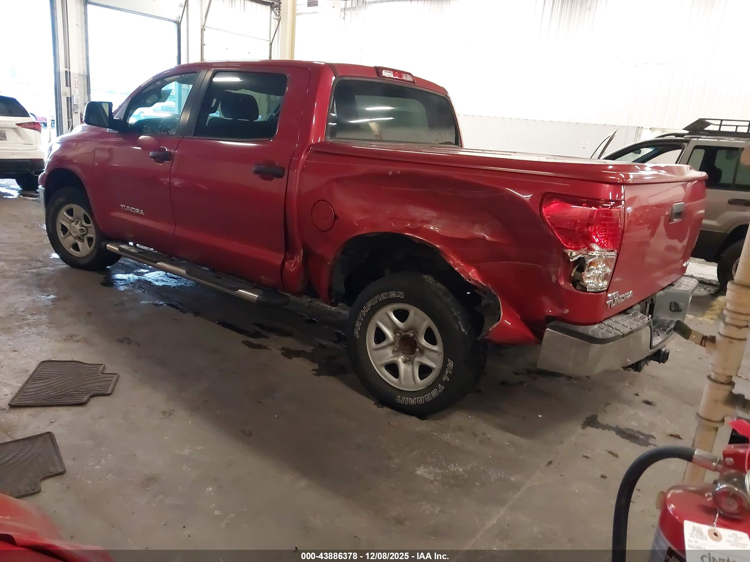 TOYOTA TUNDRA image 3