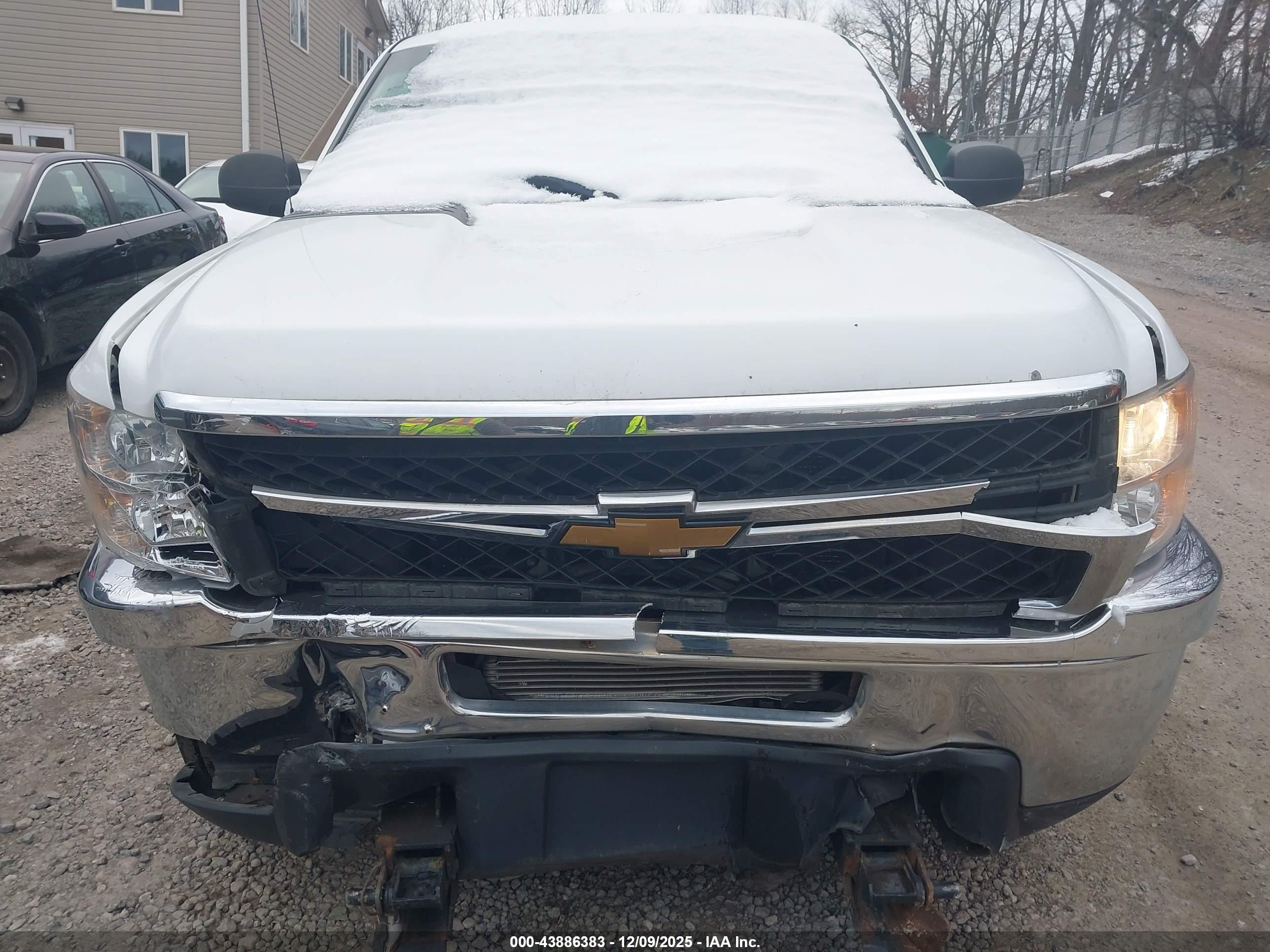 CHEVROLET SILVERADO image 10