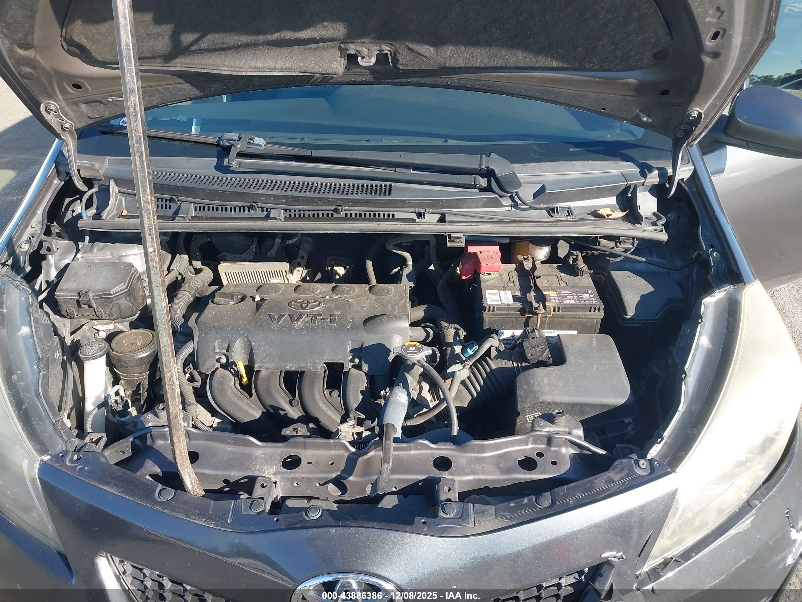TOYOTA YARIS image 10