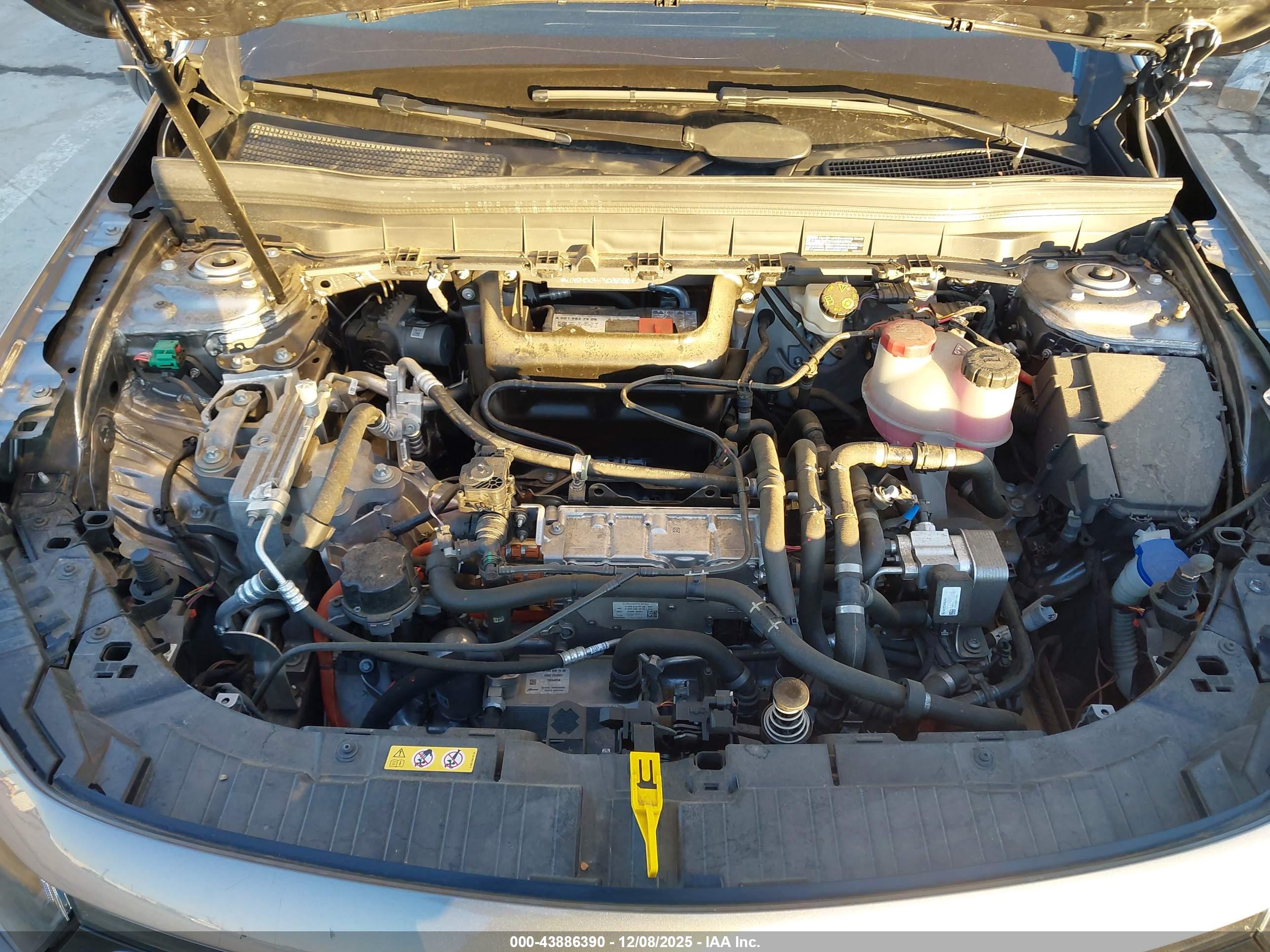 MERCEDES-BENZ EQB image 10
