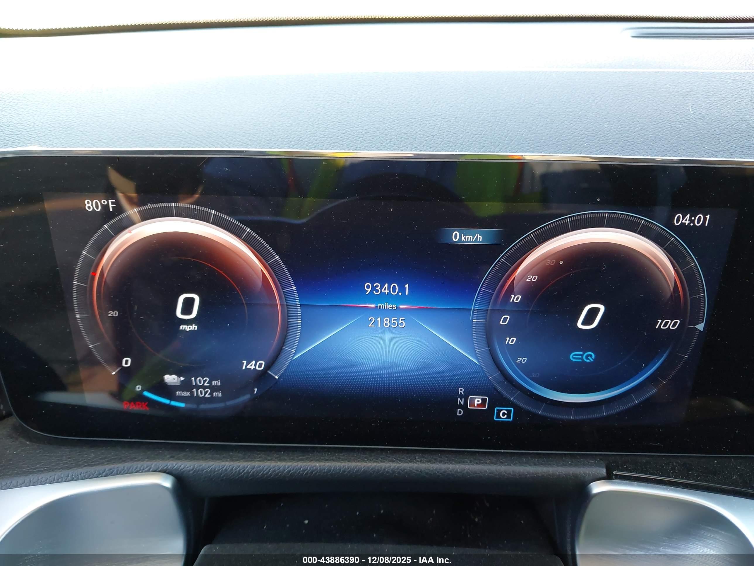 MERCEDES-BENZ EQB image 7
