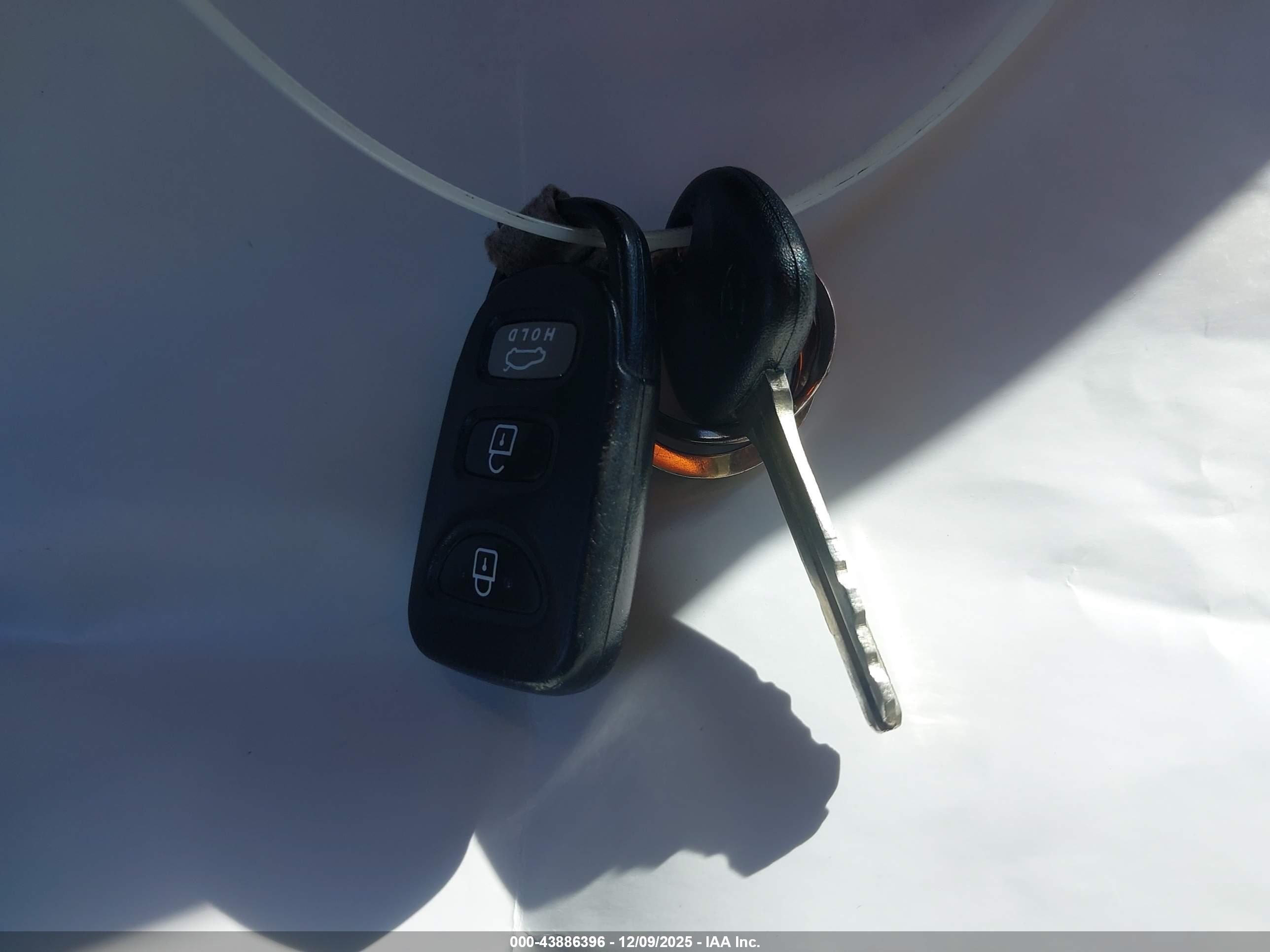 HYUNDAI ELANTRA image 11