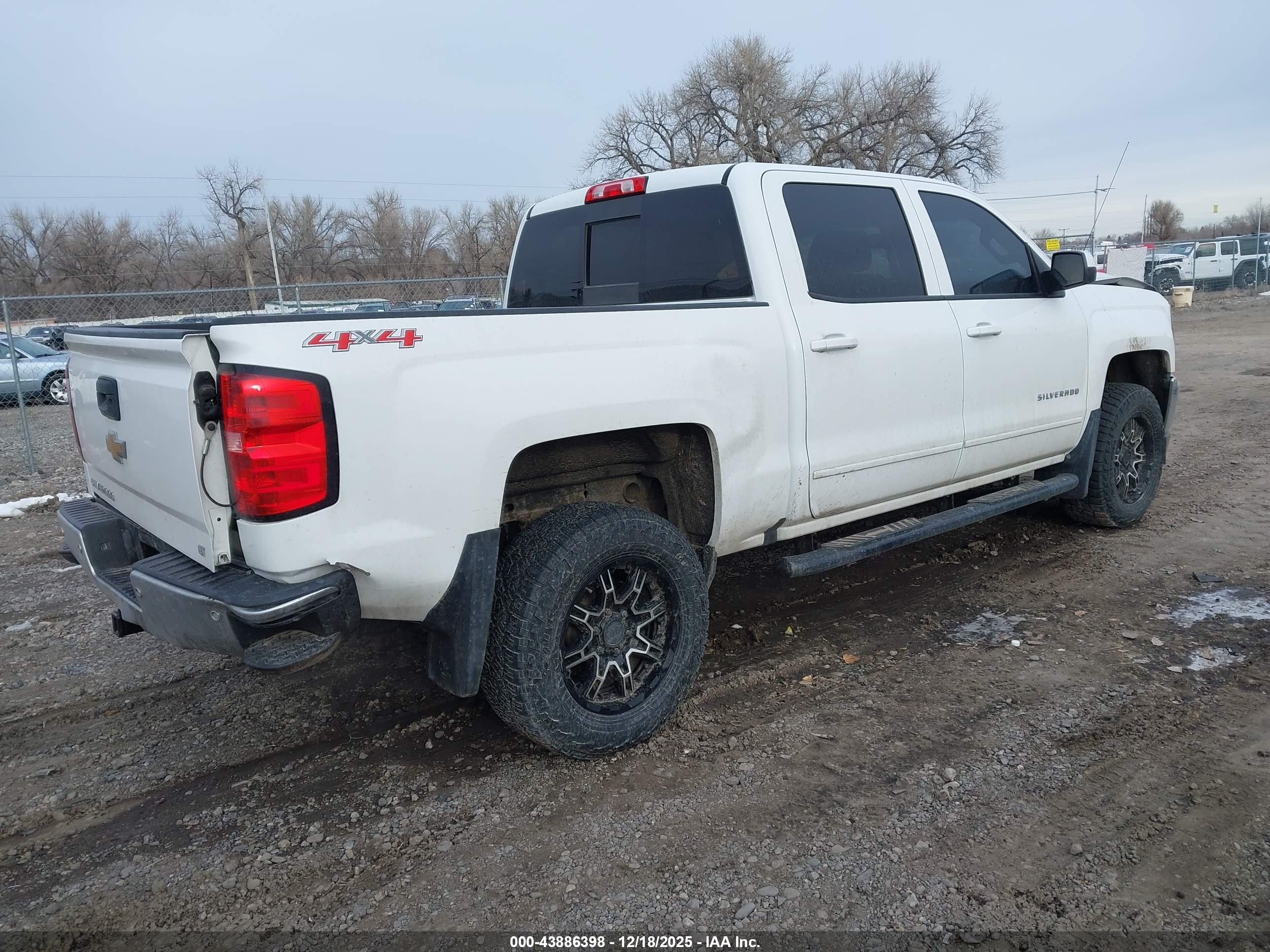CHEVROLET SILVERADO image 4