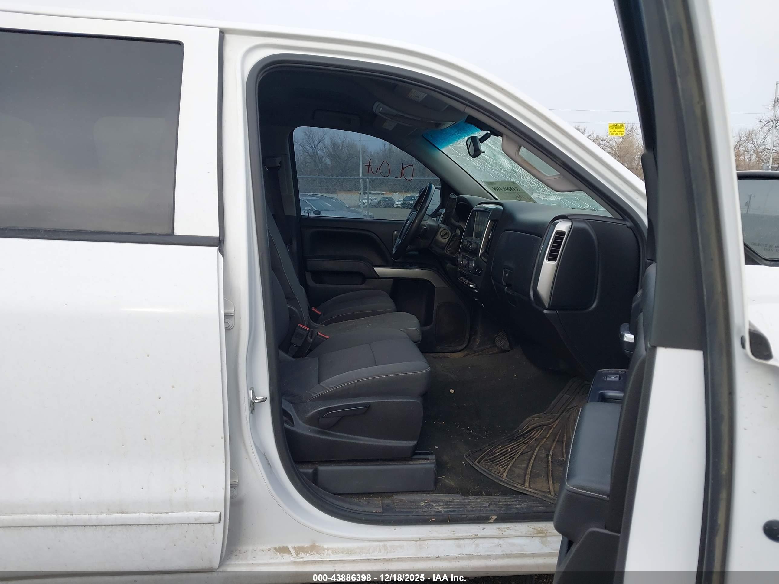 CHEVROLET SILVERADO image 5