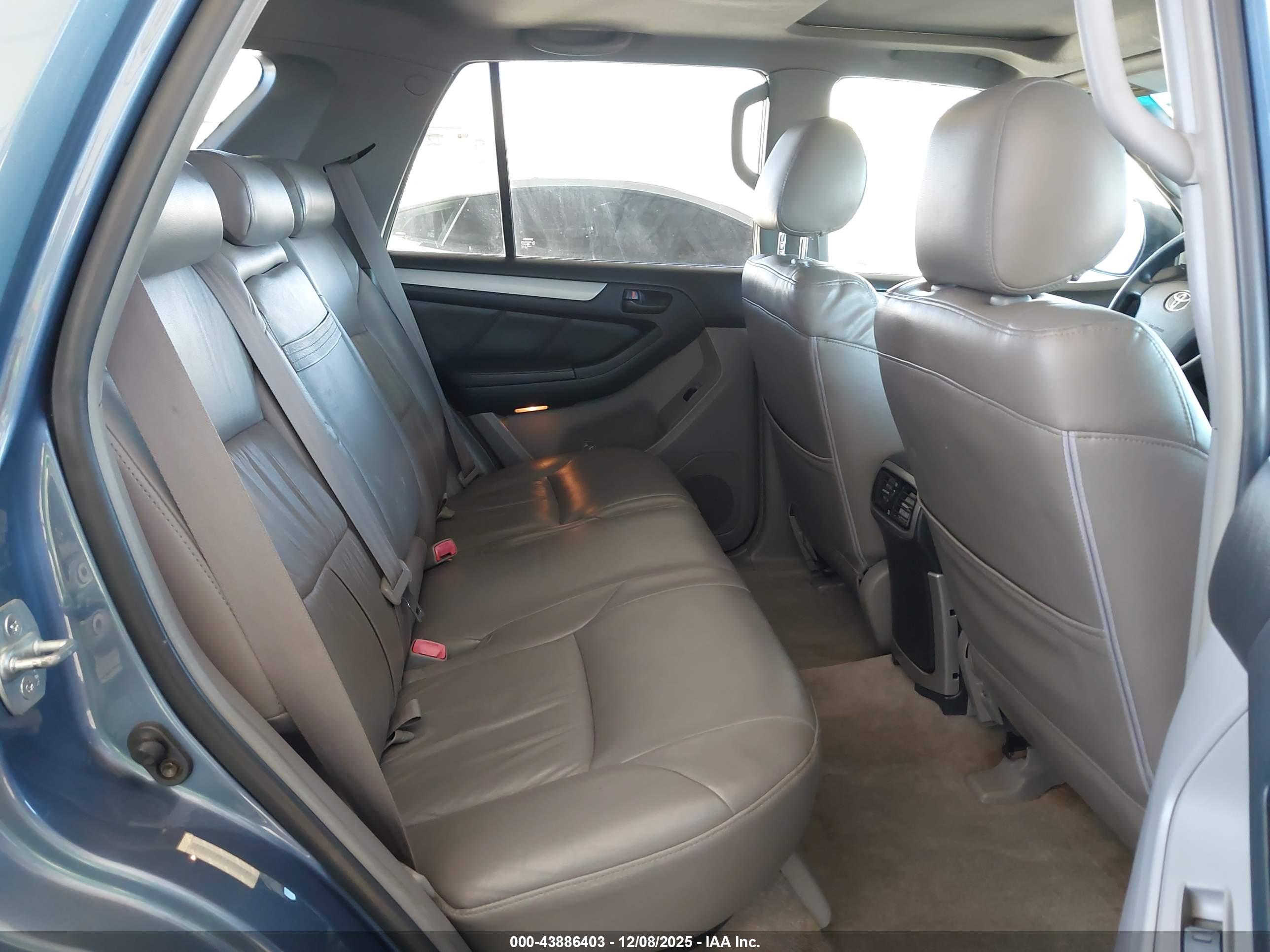 TOYOTA 4RUNNER image 8