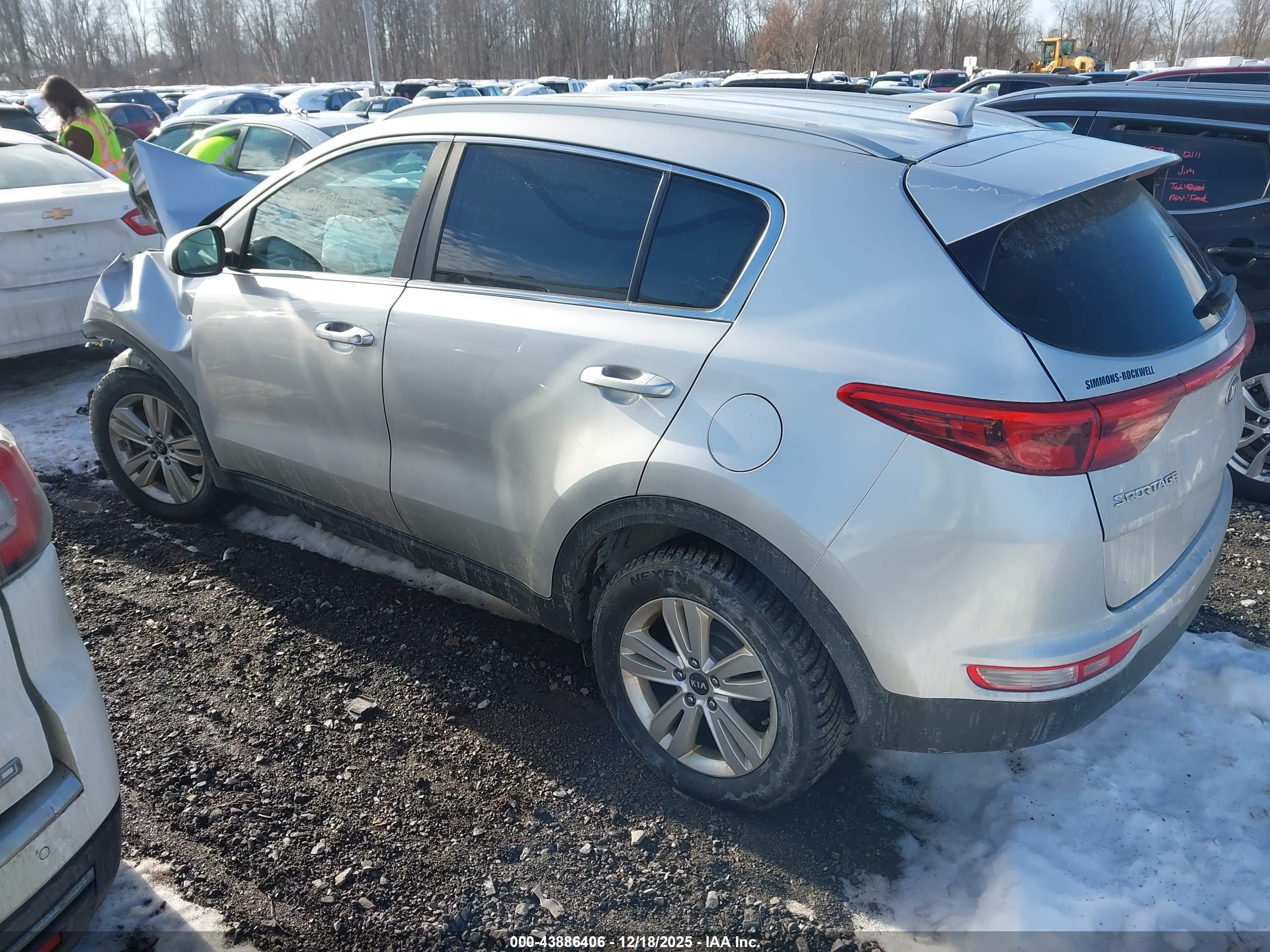 KIA SPORTAGE image 3