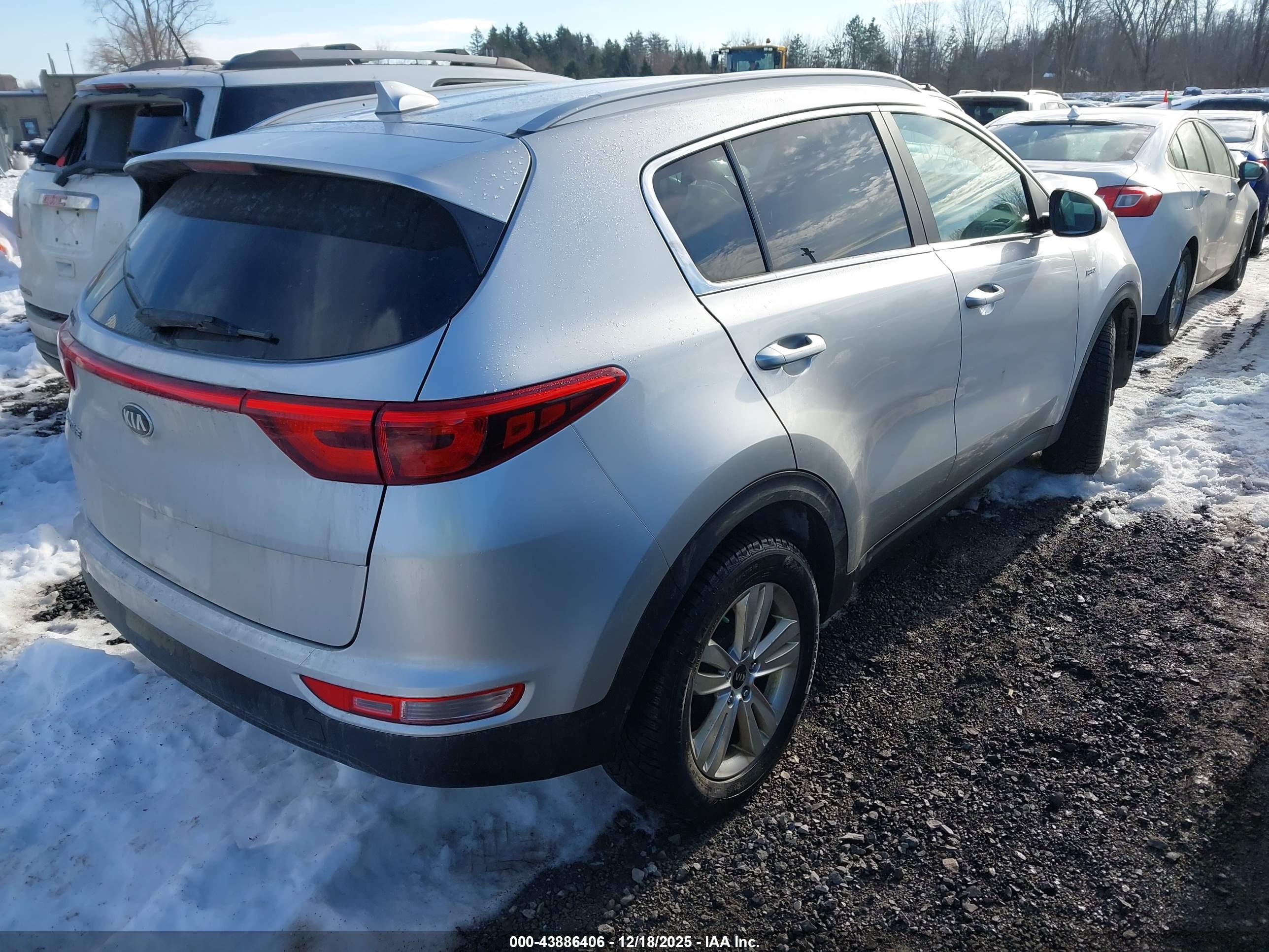 KIA SPORTAGE image 4