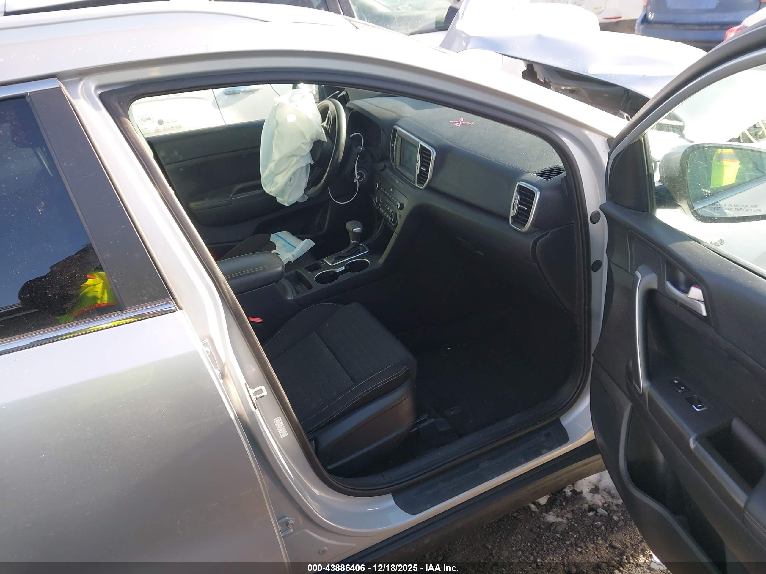 KIA SPORTAGE image 5