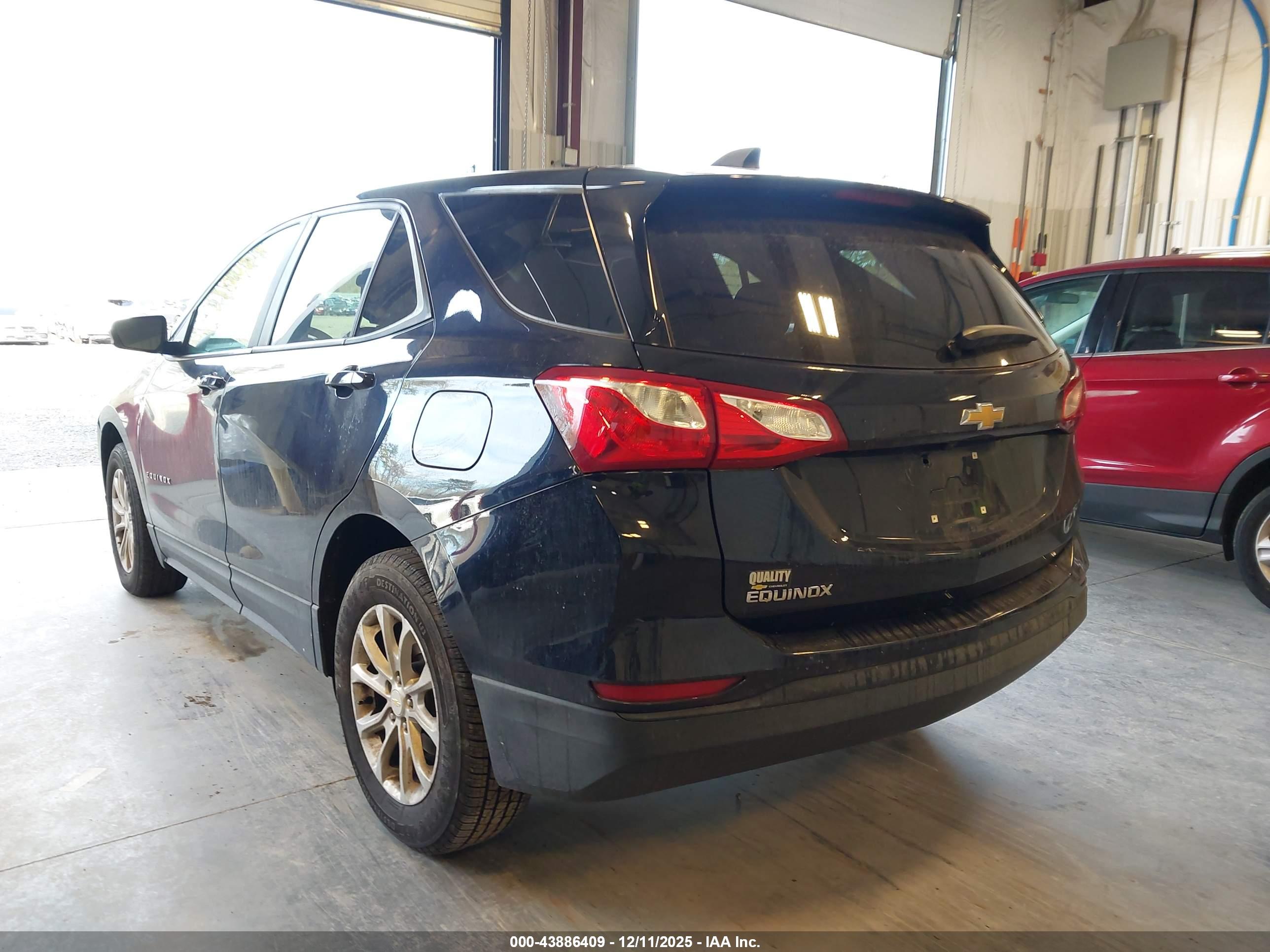 CHEVROLET EQUINOX image 3