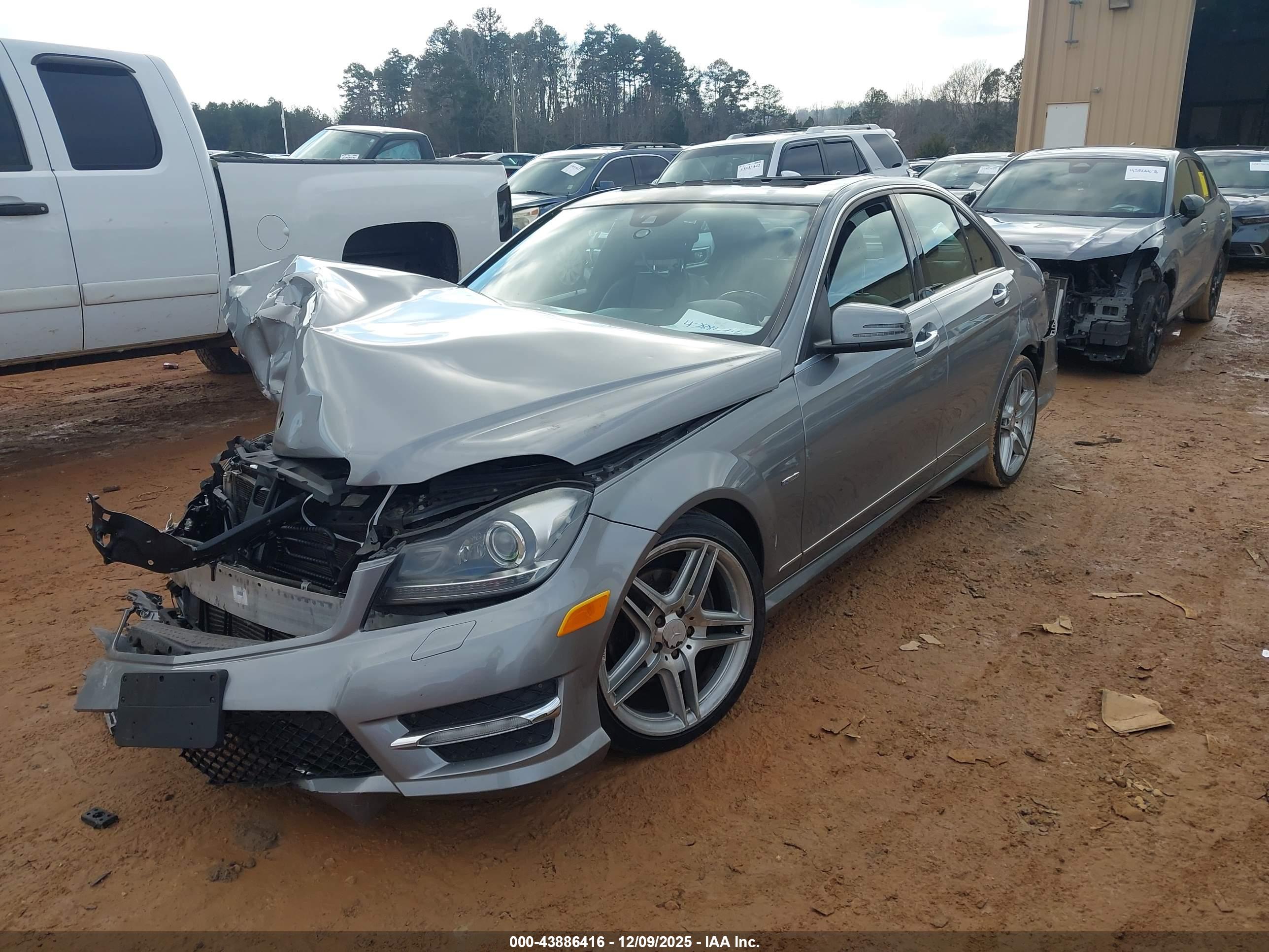 MERCEDES-BENZ C image 2