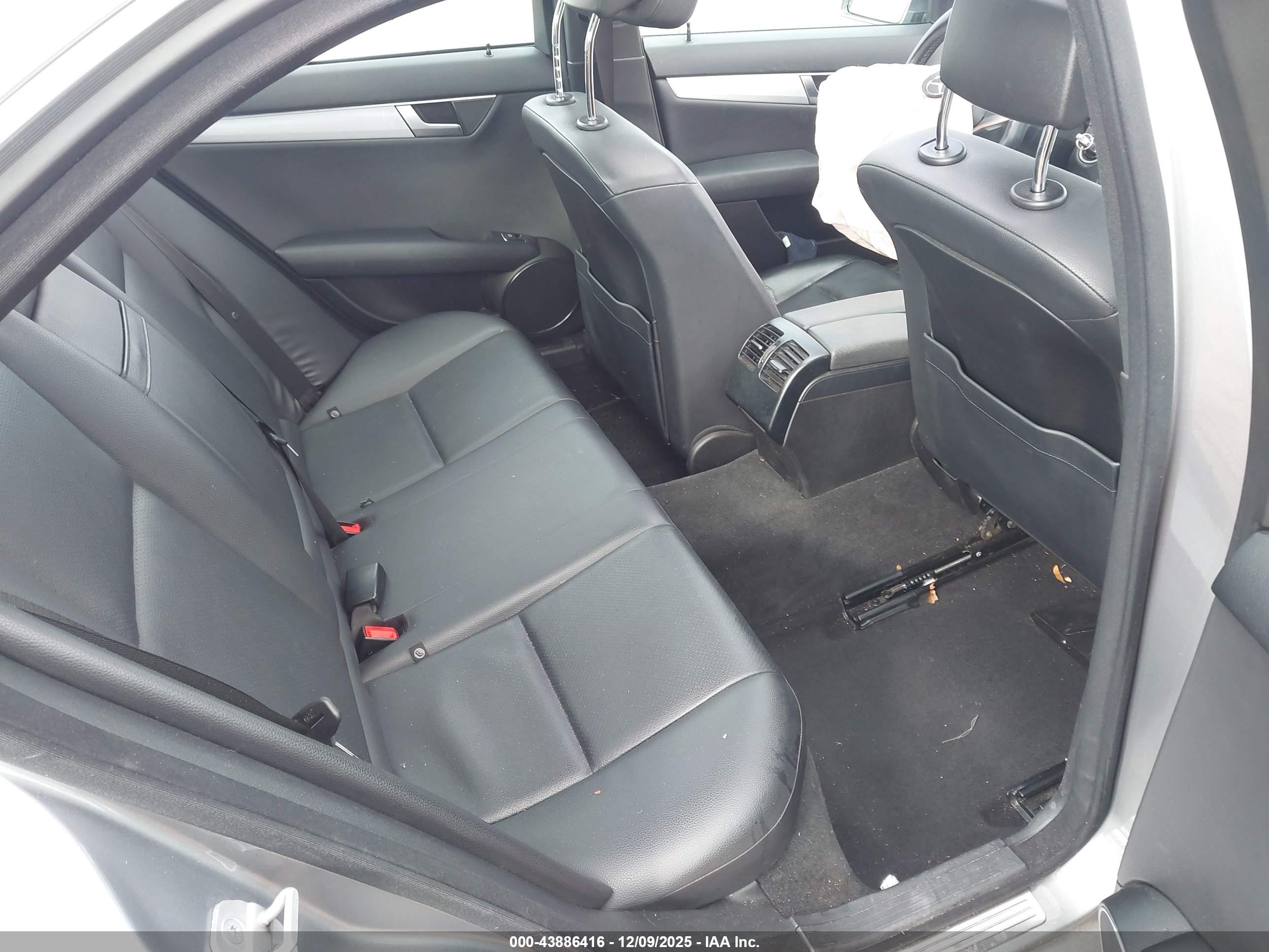 MERCEDES-BENZ C image 8