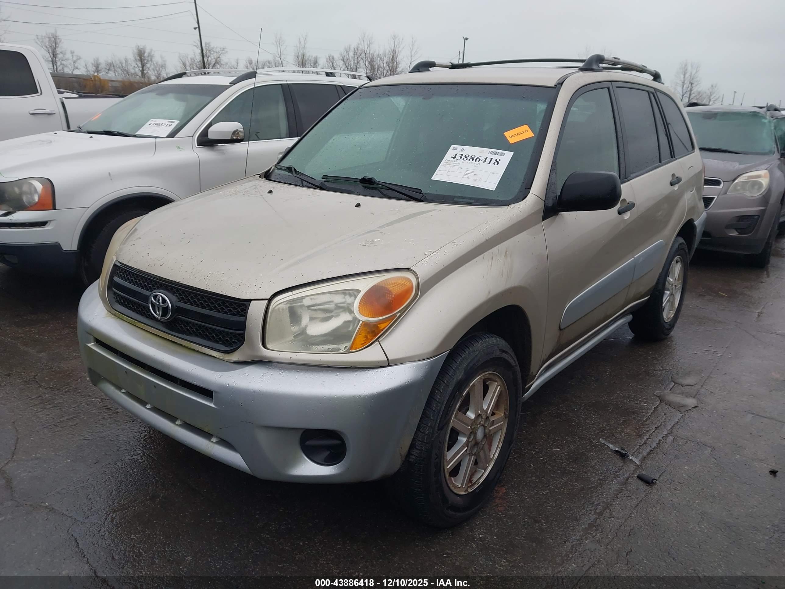 TOYOTA RAV4 image 2