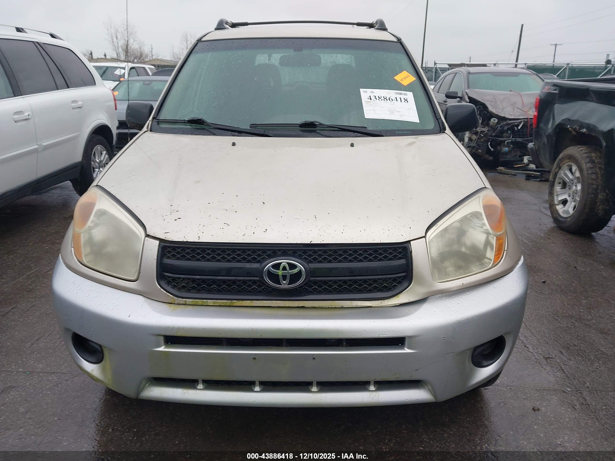 TOYOTA RAV4 image 6