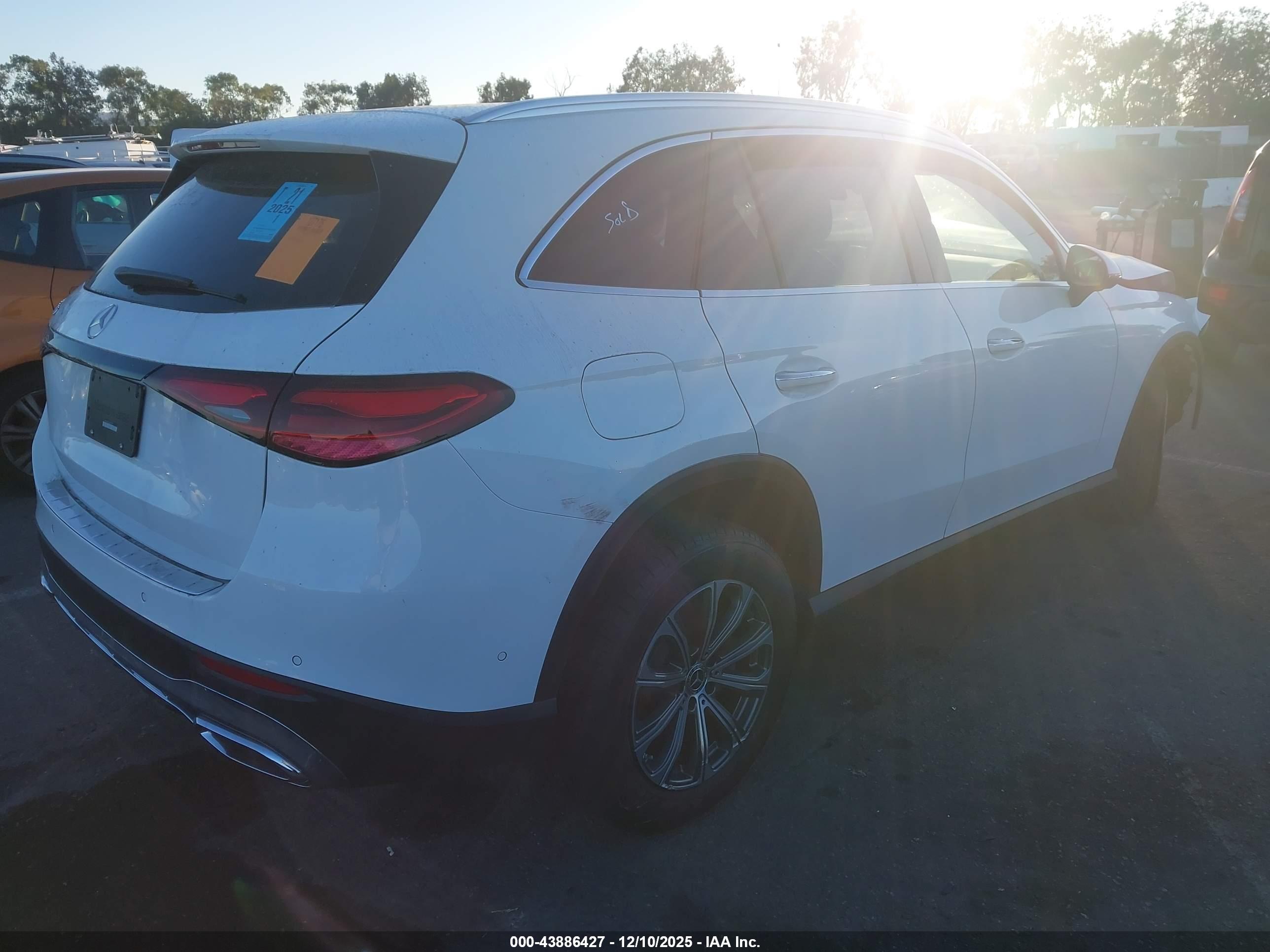 MERCEDES-BENZ GLC image 4