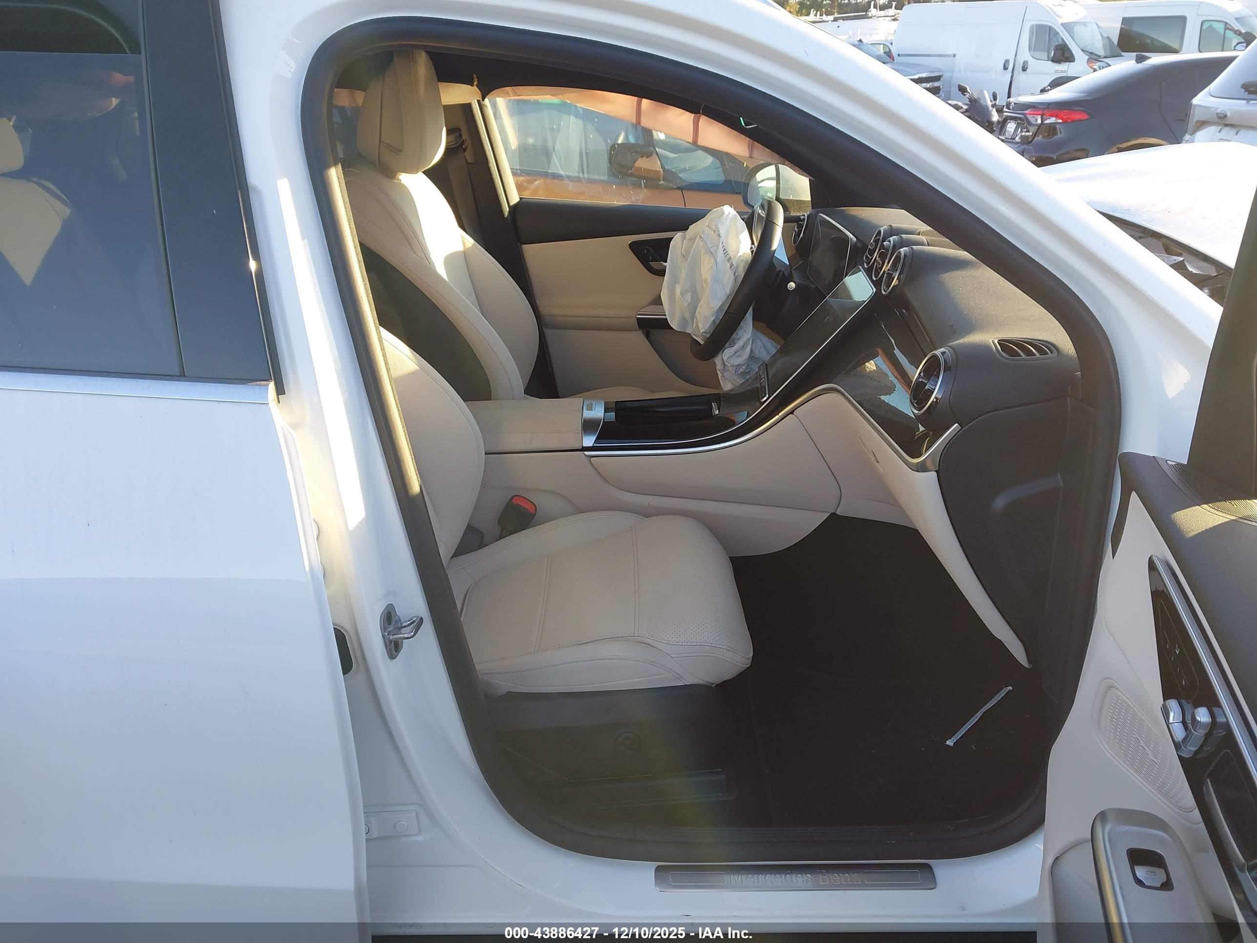 MERCEDES-BENZ GLC image 5