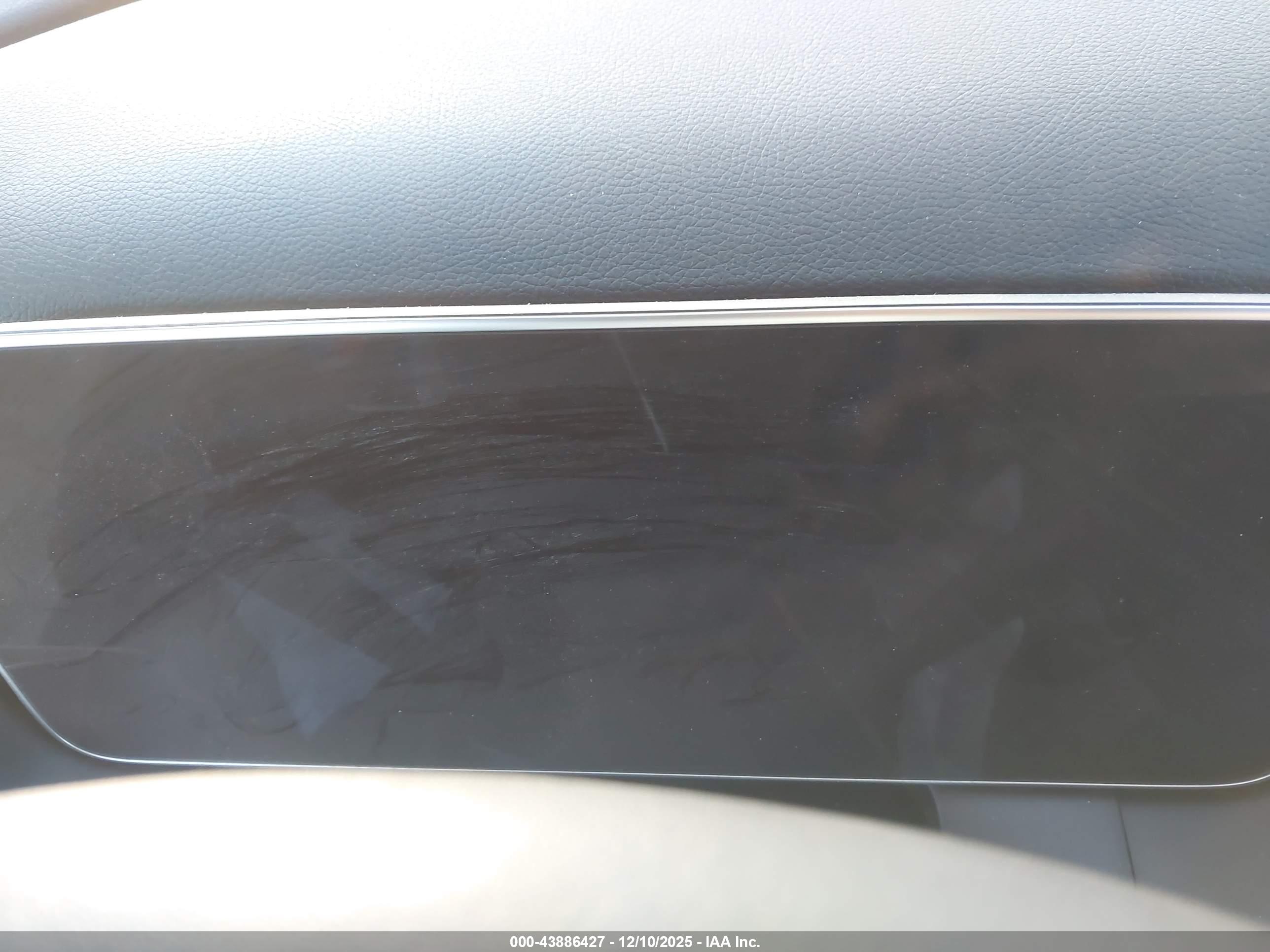 MERCEDES-BENZ GLC image 7
